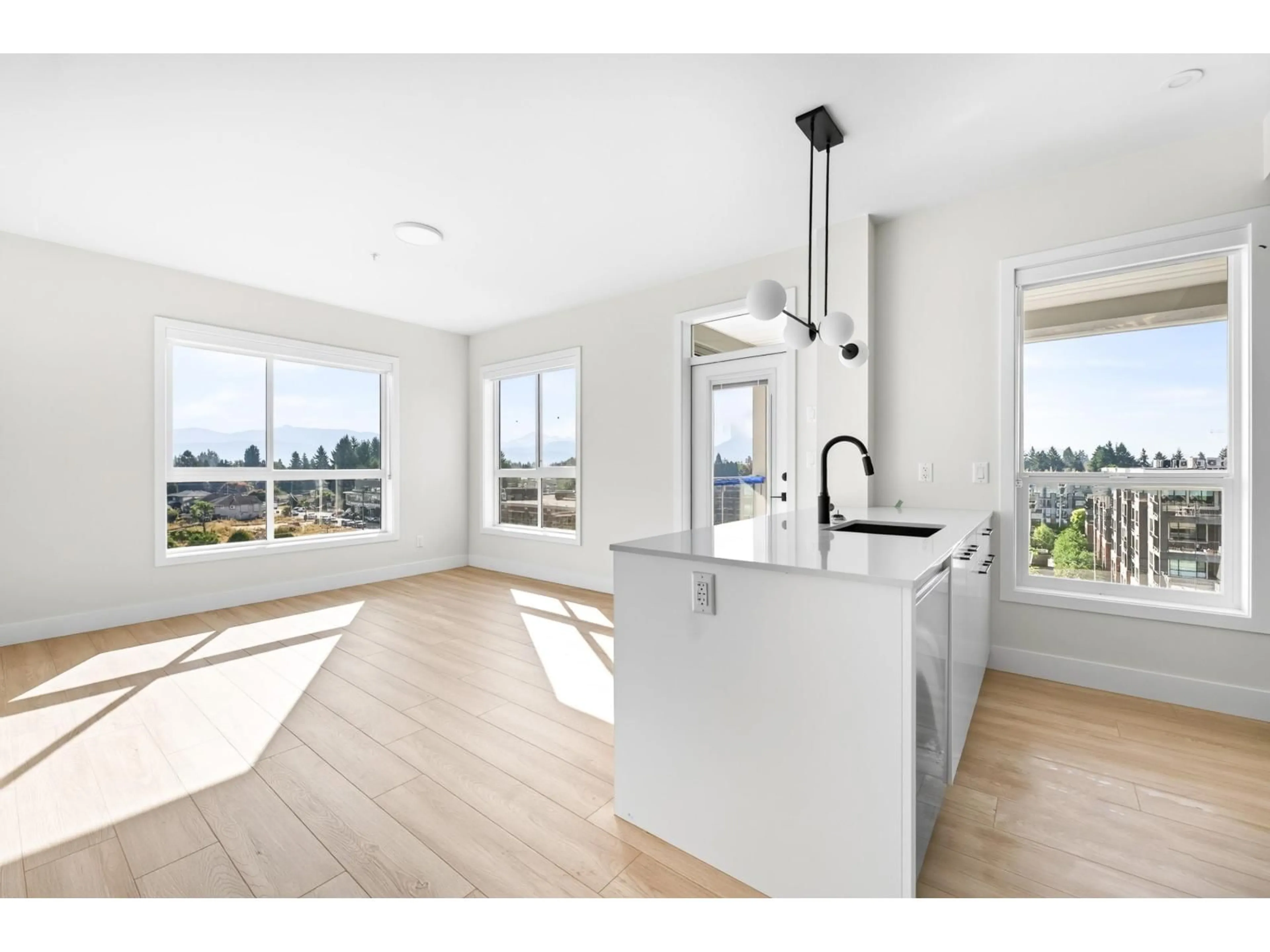 Open concept kitchen, unknown for 308 - 33538 COTTAGE LANE, Abbotsford British Columbia V2S6B8