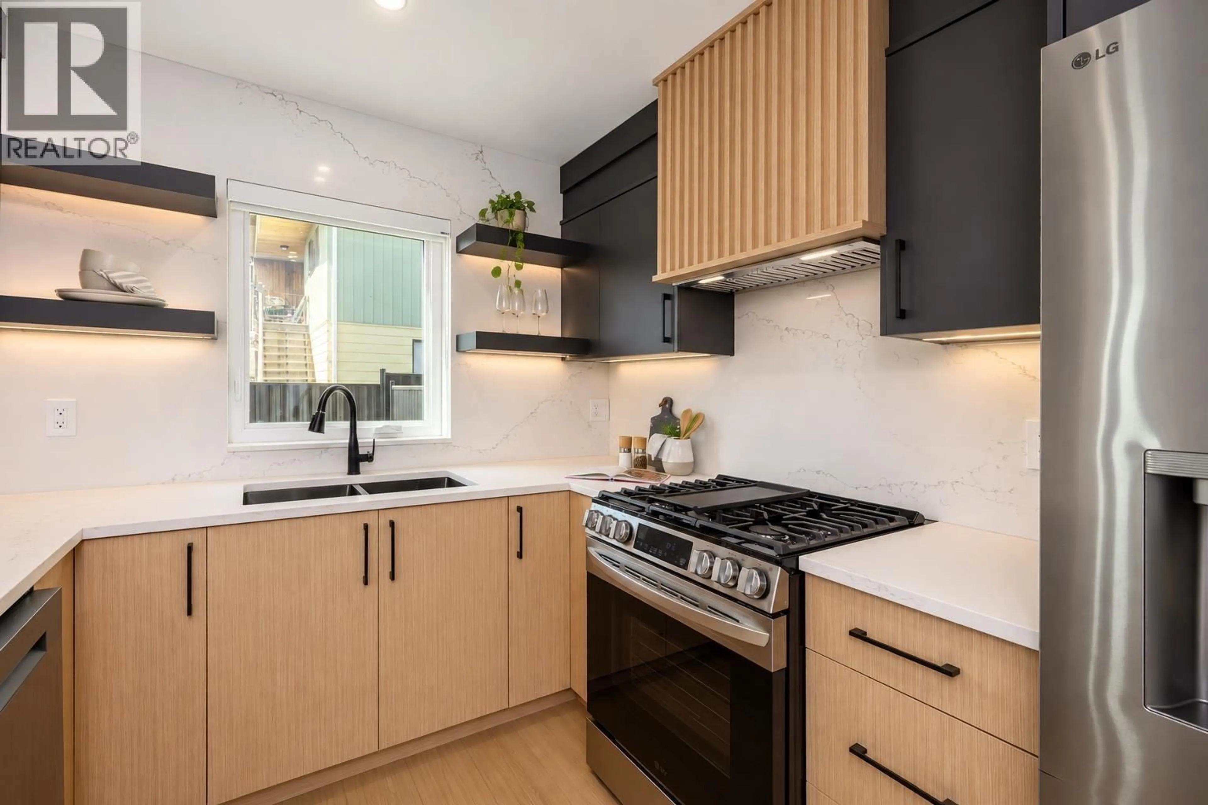 Standard kitchen, unknown for 102 - 314 NELSON STREET, Coquitlam British Columbia V3K4N3