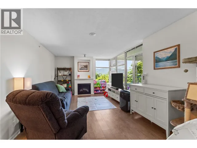307 - 9298 UNIVERSITY CRESCENT, Burnaby 3