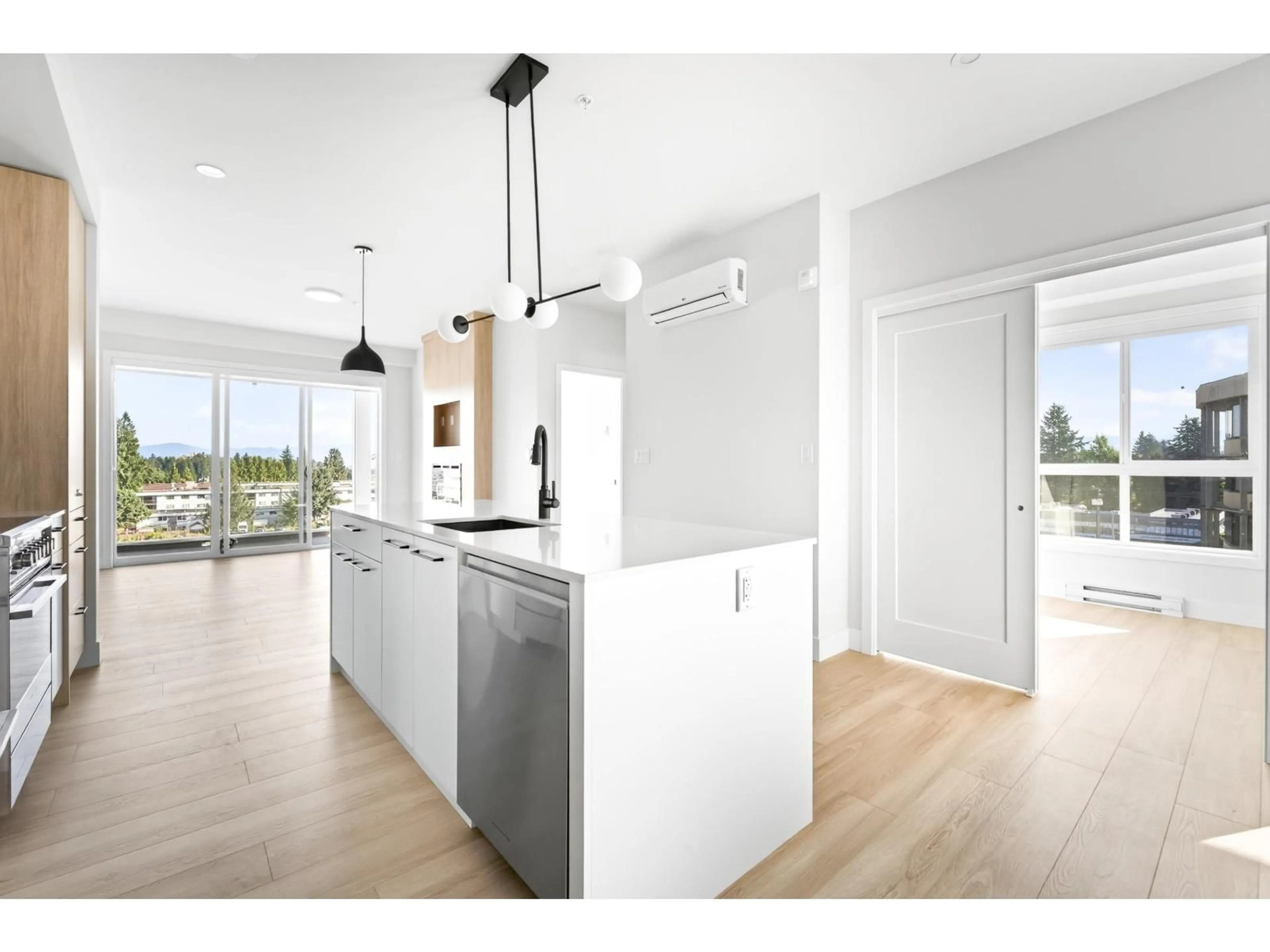 Open concept kitchen, unknown for 403 - 33538 COTTAGE LANE, Abbotsford British Columbia V2S6B8