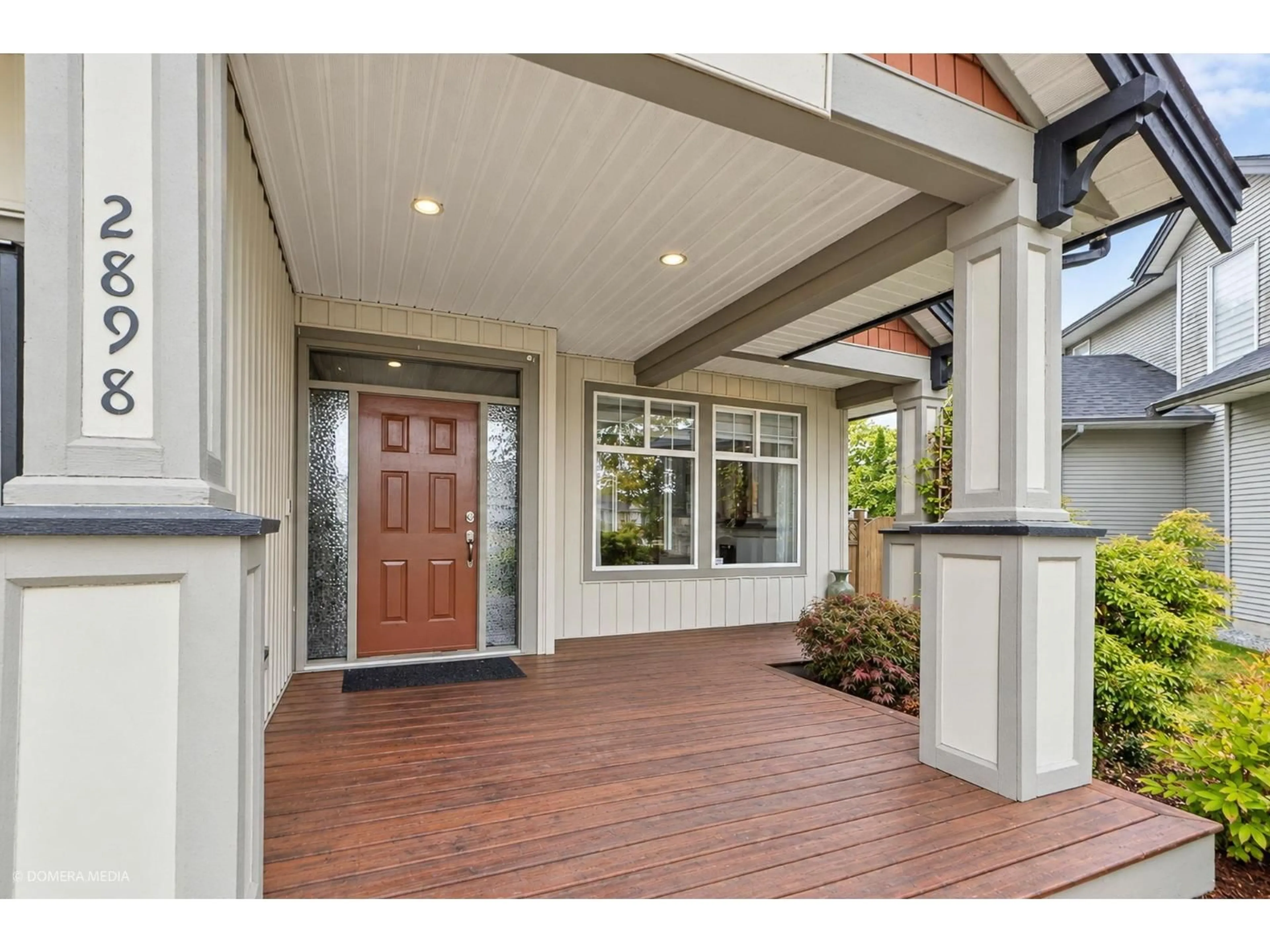 Indoor entryway for 2898 BUFFER CRESCENT, Abbotsford British Columbia V4X2S5