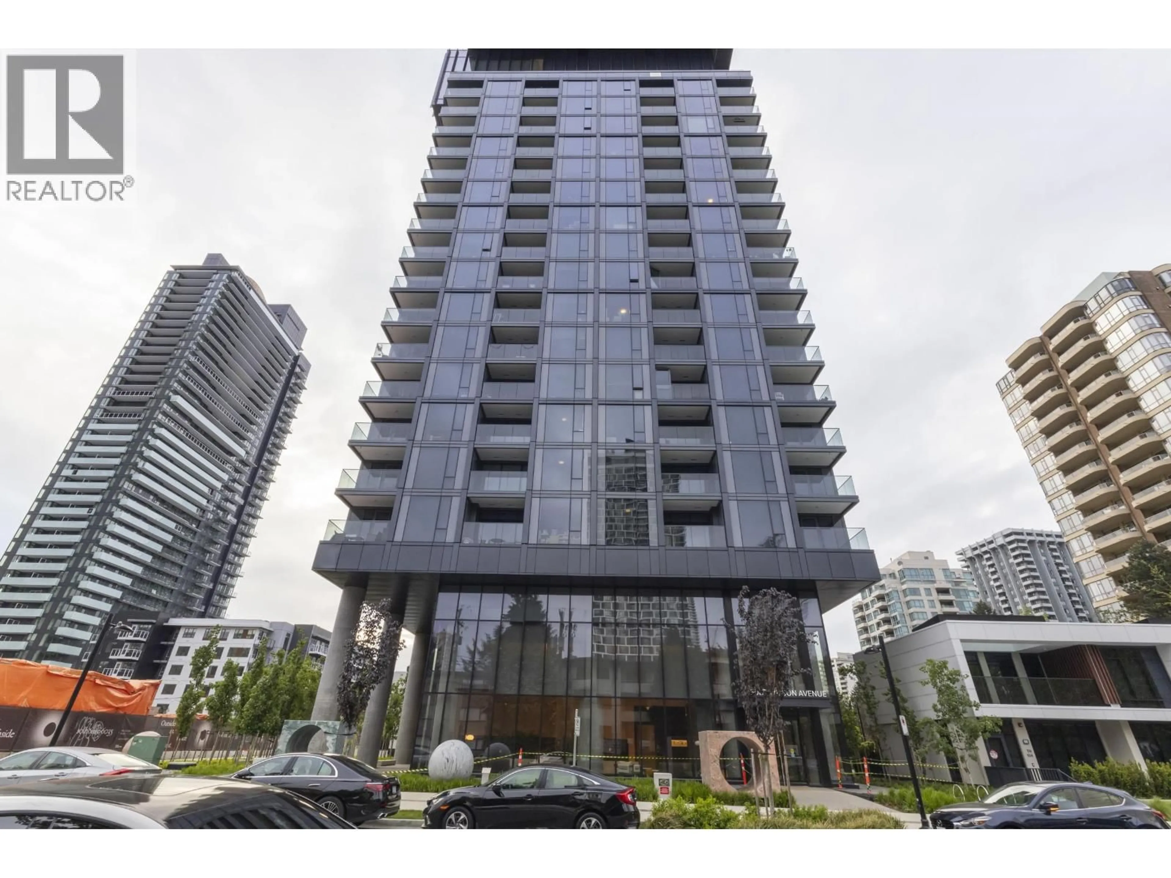 Indoor foyer for 3905 - 5987 WILSON AVENUE, Burnaby British Columbia V5H0L7