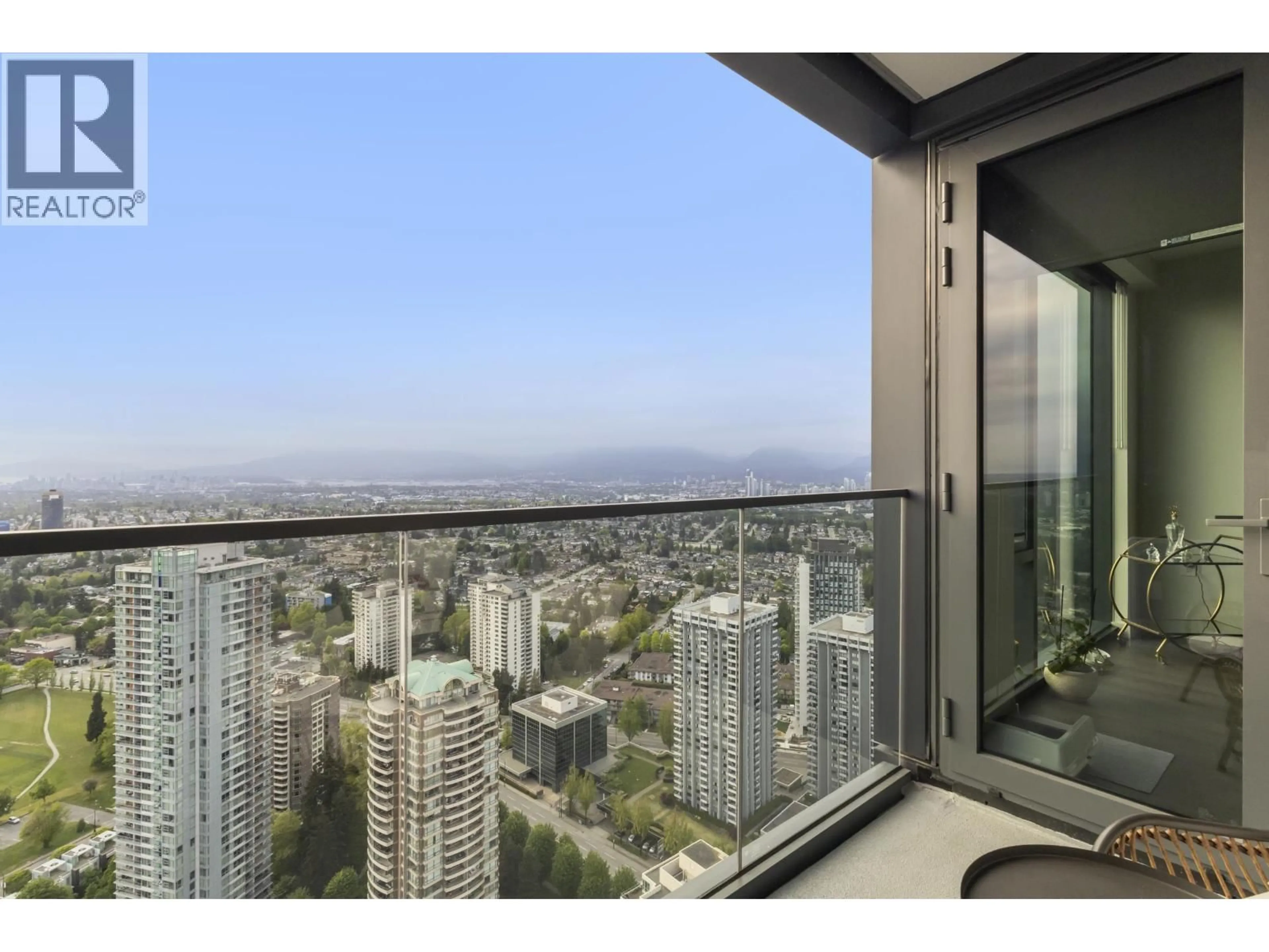 Balcony in the apartment, city buildings view from balcony for 3905 - 5987 WILSON AVENUE, Burnaby British Columbia V5H0L7