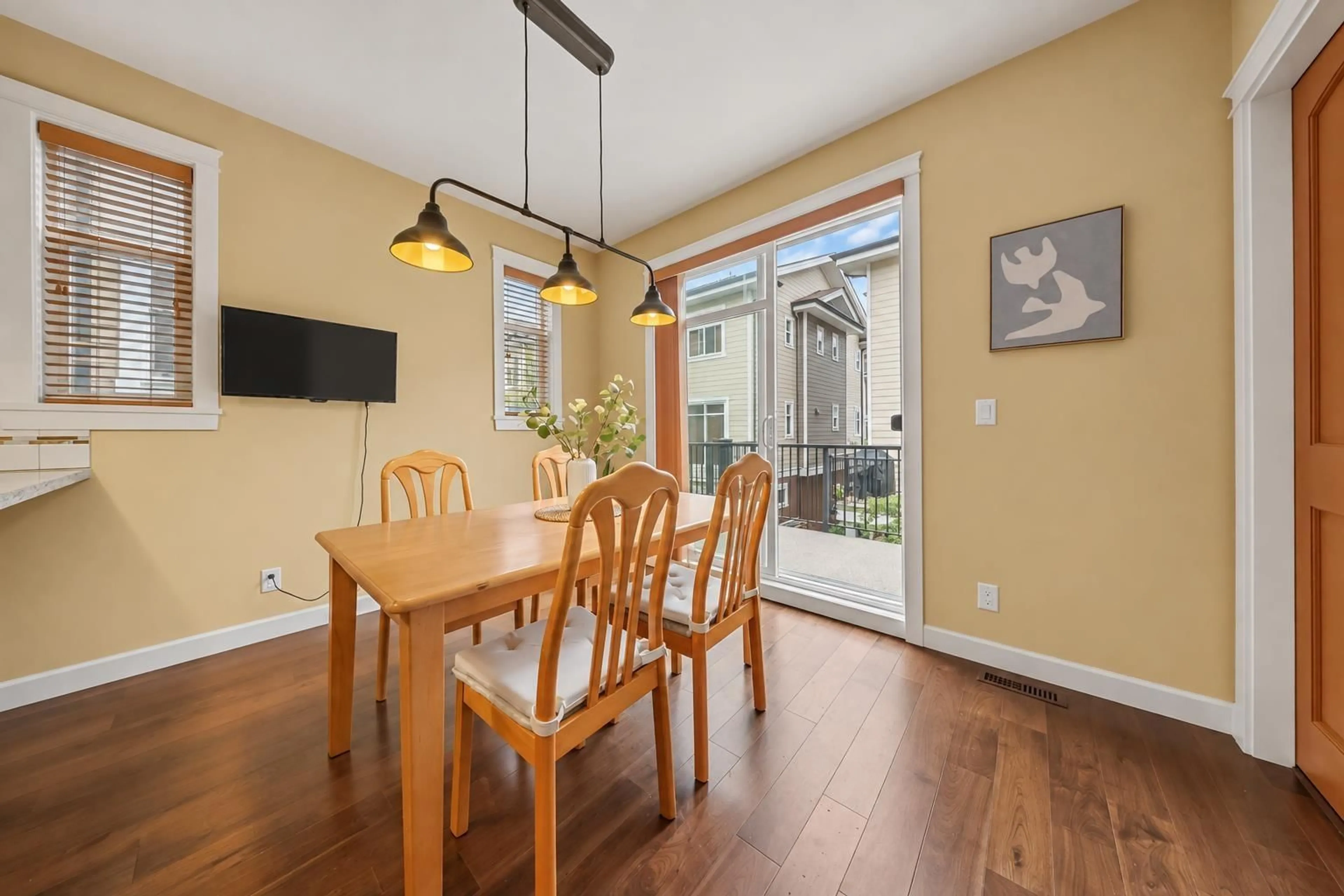Dining room, wood/laminate floor for 94 - 8068 207 STREET, Langley British Columbia V2Y0M9