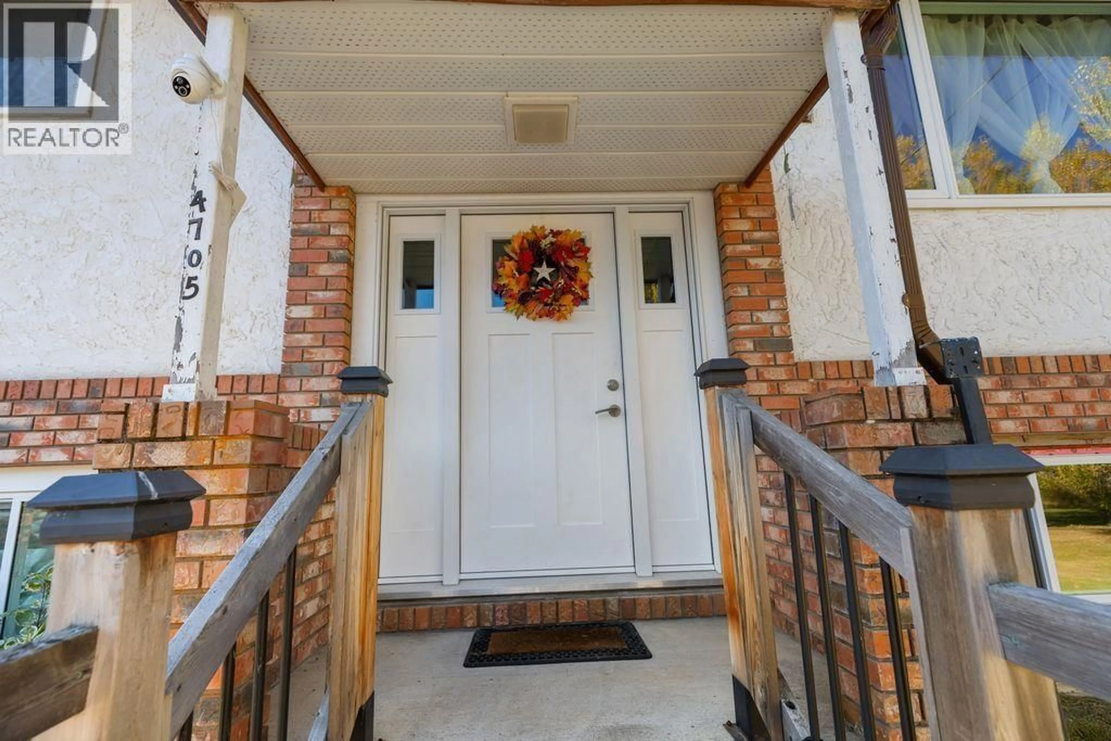 Indoor entryway for 4705 CHIEF LAKE ROAD, Prince George British Columbia V2K5P9