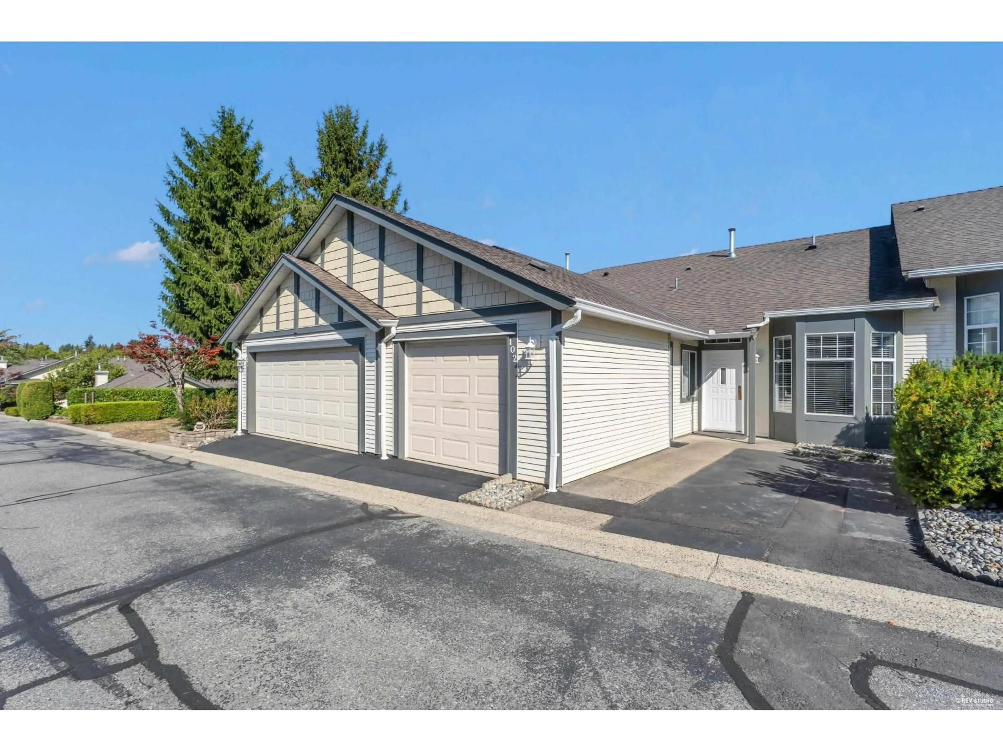Indoor garage for 102 - 9012 WALNUT GROVE DRIVE, Langley British Columbia V1M2K3