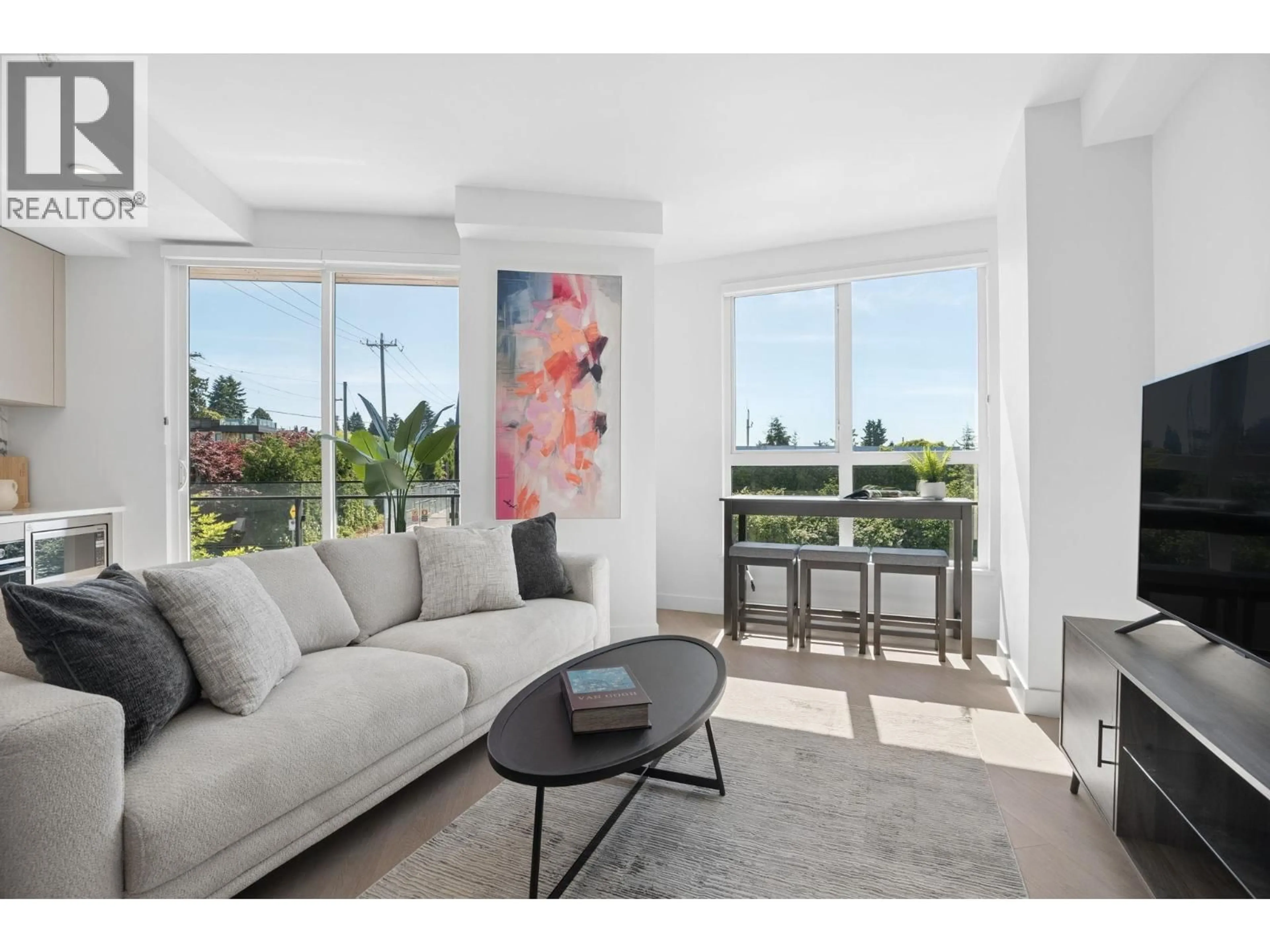 Living room with furniture, unknown for 204 - 333 ST. DAVIDS AVENUE, North Vancouver British Columbia V7L3N7