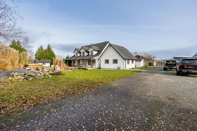 174 176 STREET, Surrey 2