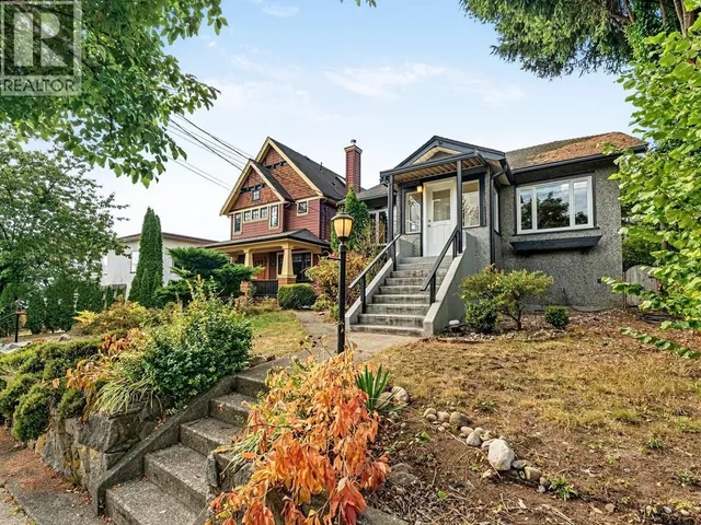 1109 SEVENTH AVENUE, New Westminster 2