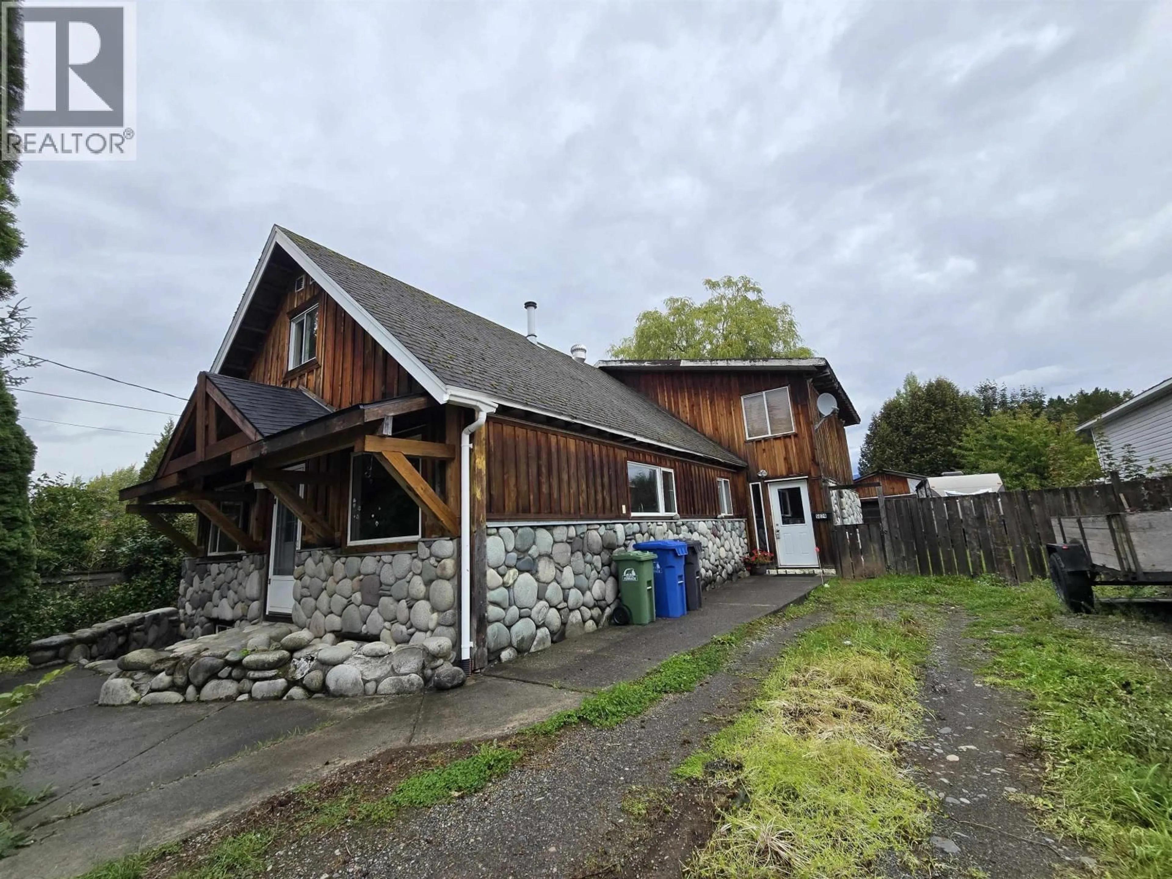 A pic from outside/outdoor area/front of a property/back of a property/a pic from drone, building for 5024 AGAR AVENUE, Terrace British Columbia V8G1J1