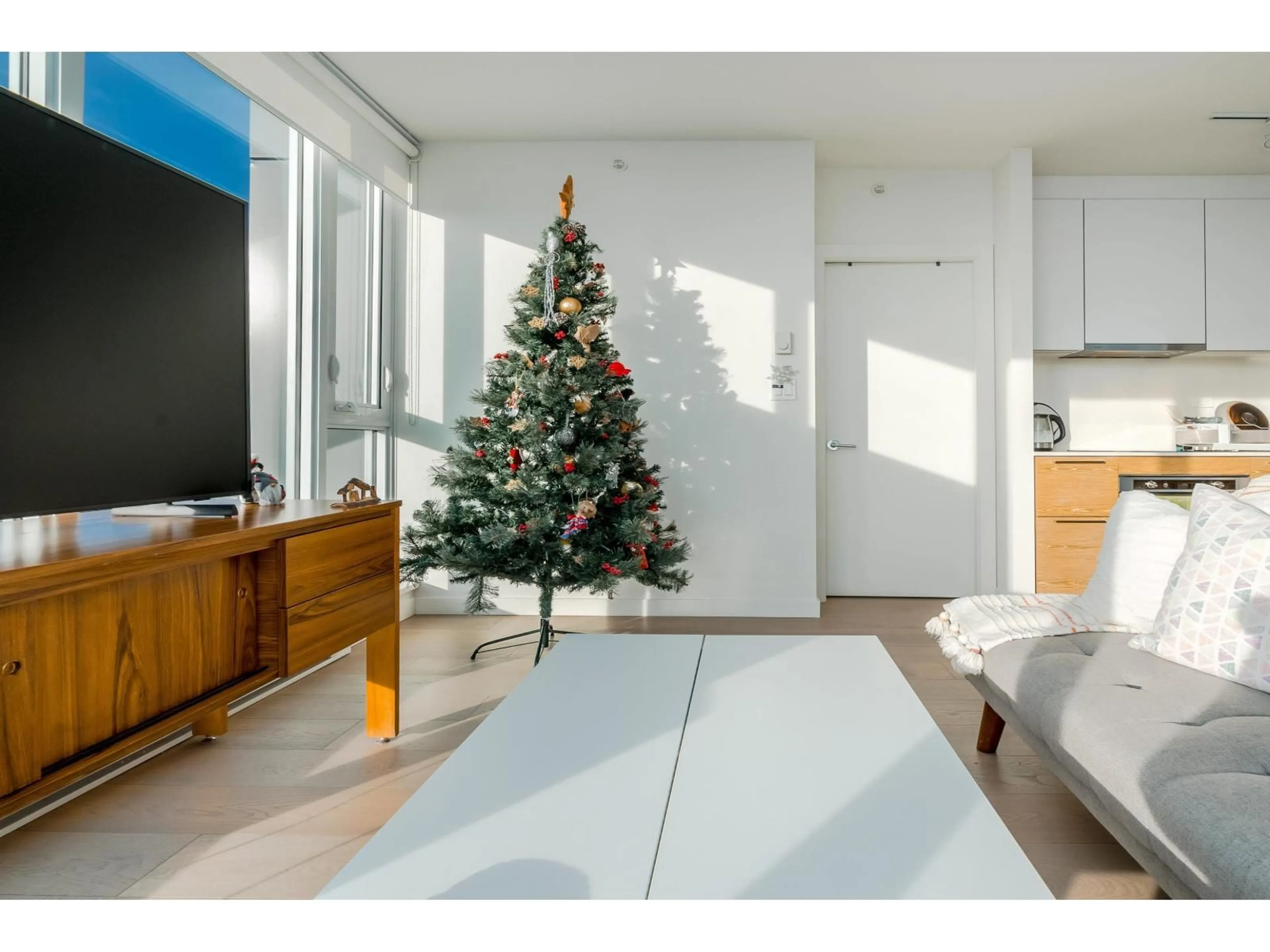 Unknown for 1802 - 13438 CENTRAL AVENUE, Surrey British Columbia V3T0N2