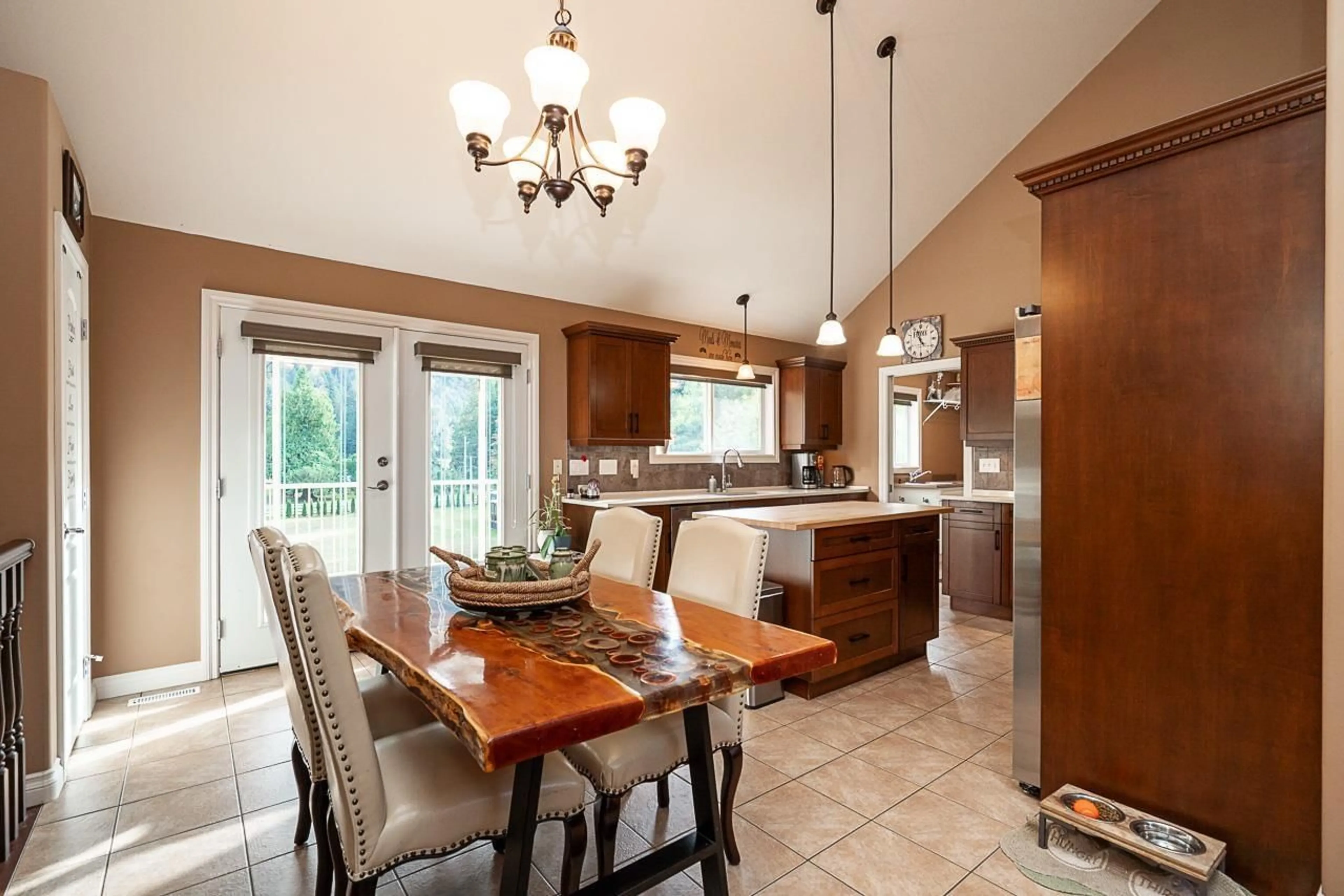 Open concept kitchen, ceramic/tile floor for 42921 FROST ROAD, Columbia Valley British Columbia V2R4X8