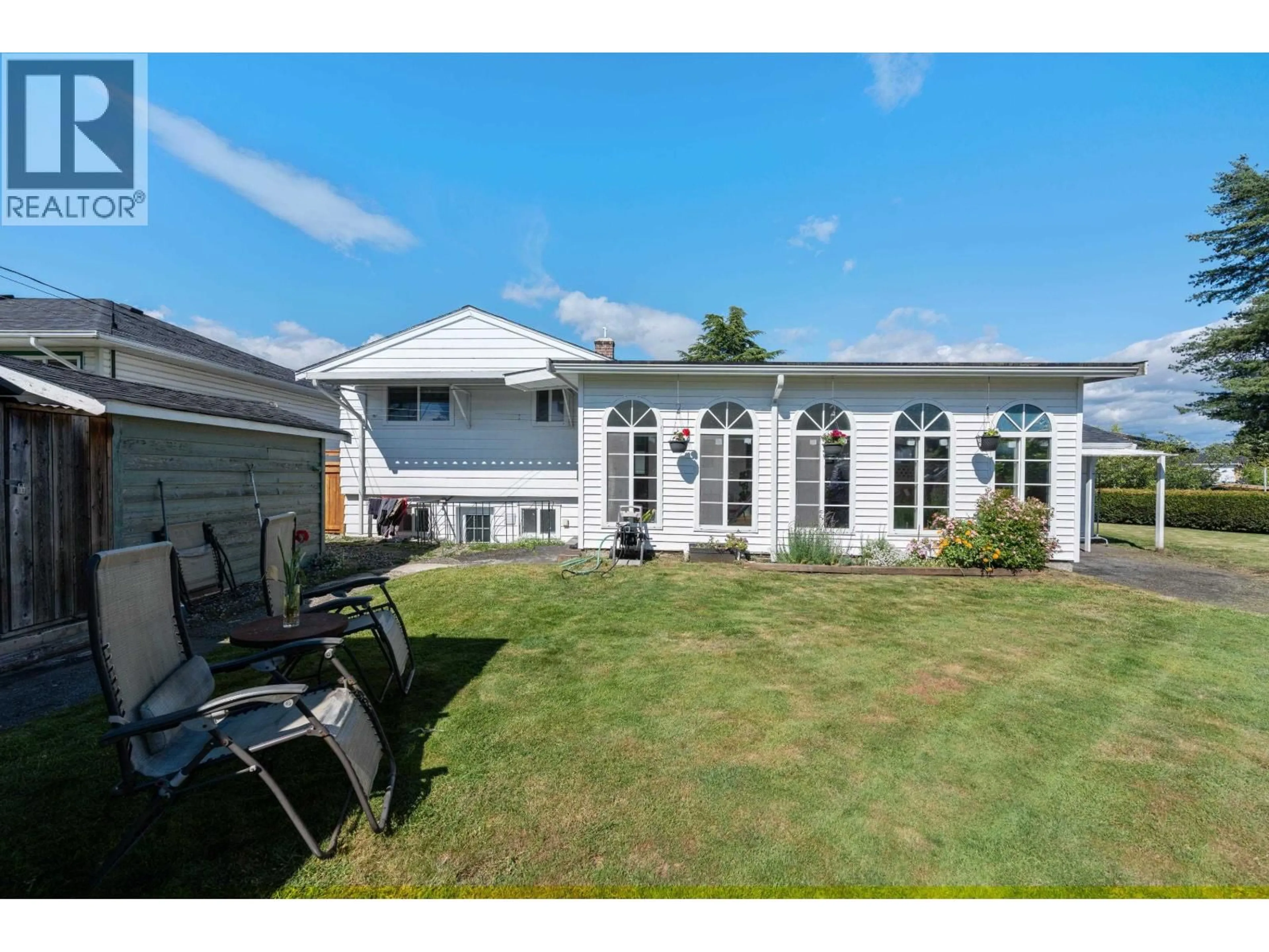 A pic from outside/outdoor area/front of a property/back of a property/a pic from drone, unknown for 4194 CHERRYWOOD CRESCENT, Burnaby British Columbia V5G2S1