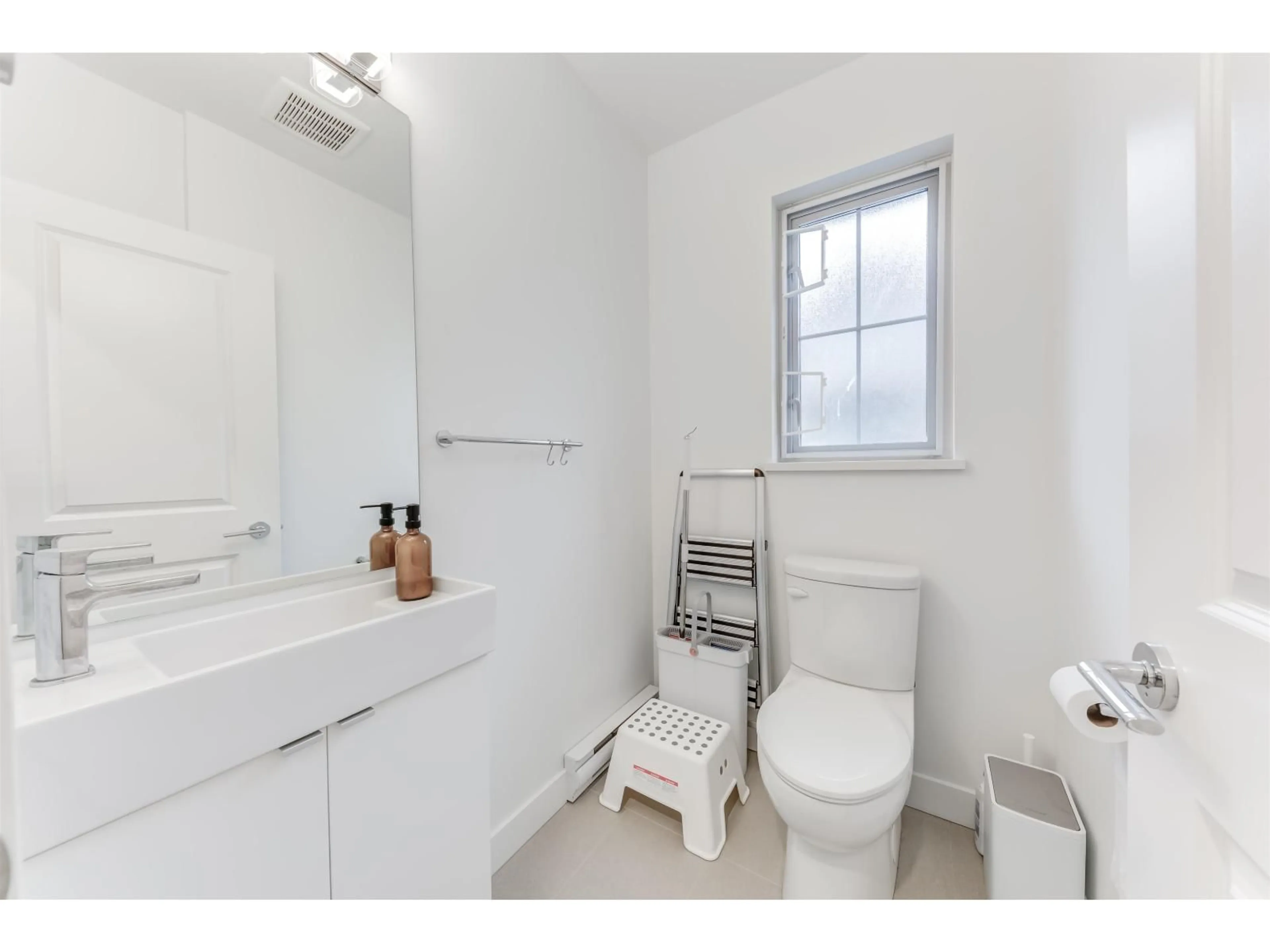 Standard bathroom, ceramic/tile floor for 74 - 20487 65 AVENUE, Langley British Columbia V2Y3K8