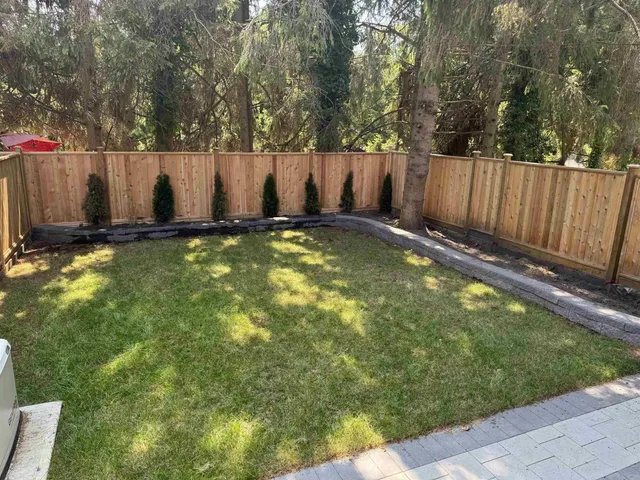 14204 NORTH BLUFF ROAD, White Rock 4