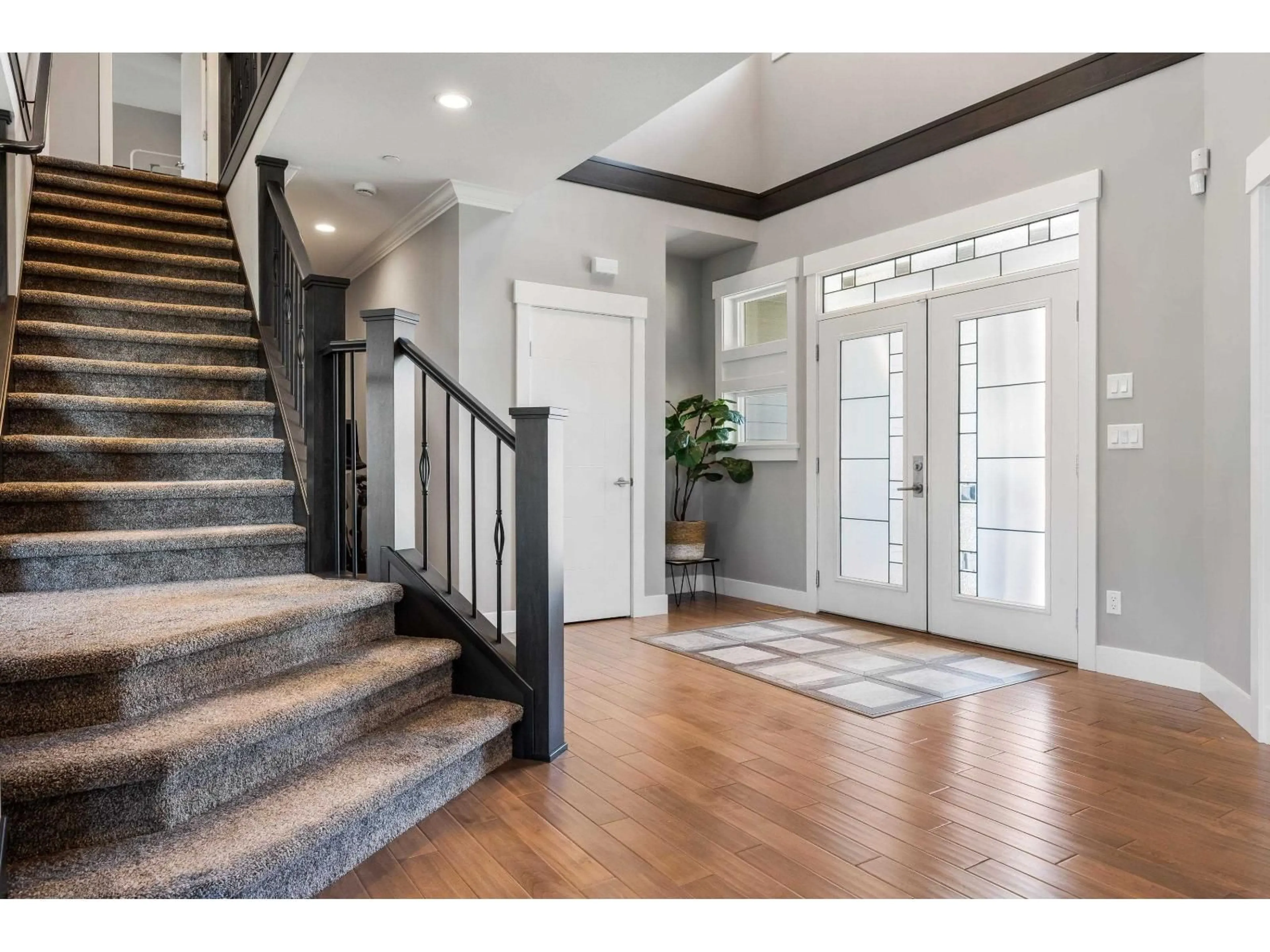 Indoor entryway for 5144 CHITTENDEN ROAD, Cultus Lake British Columbia V2R0K7