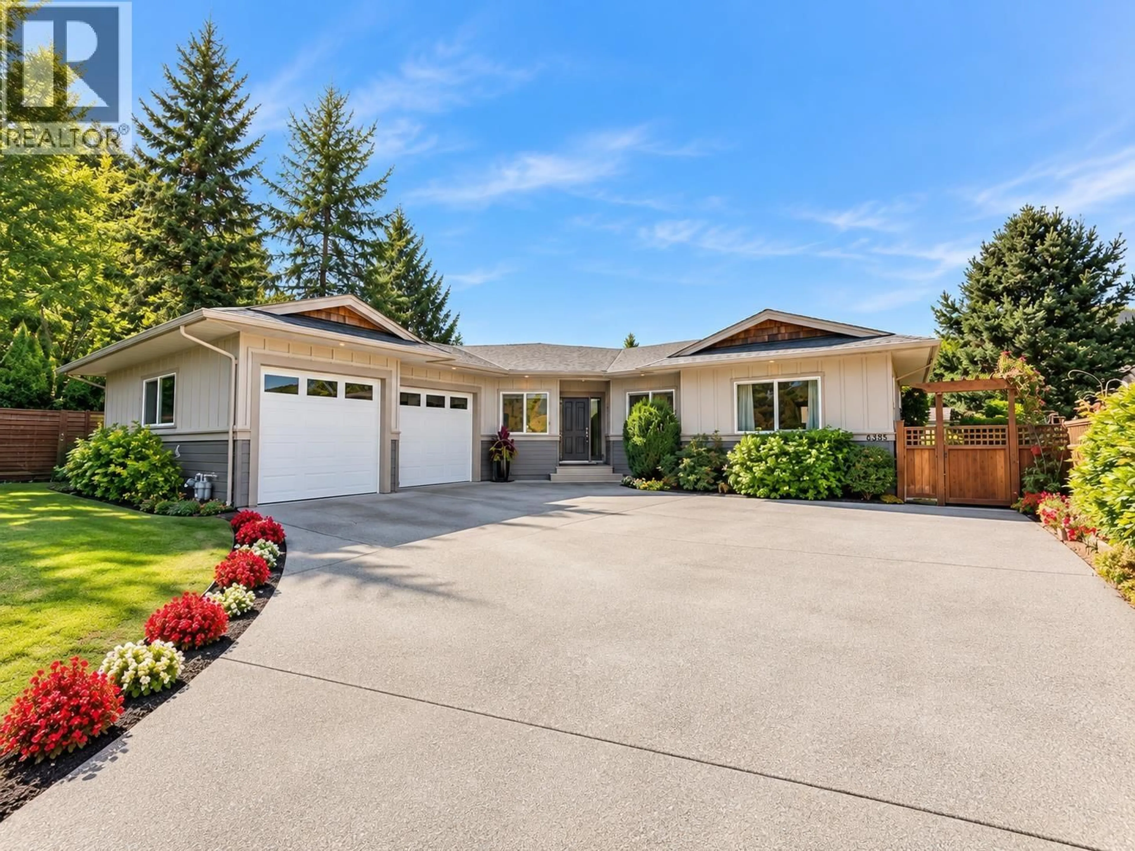 Home with vinyl exterior material, street for 6388 PIPER PLACE, Sechelt British Columbia V7Z0L1