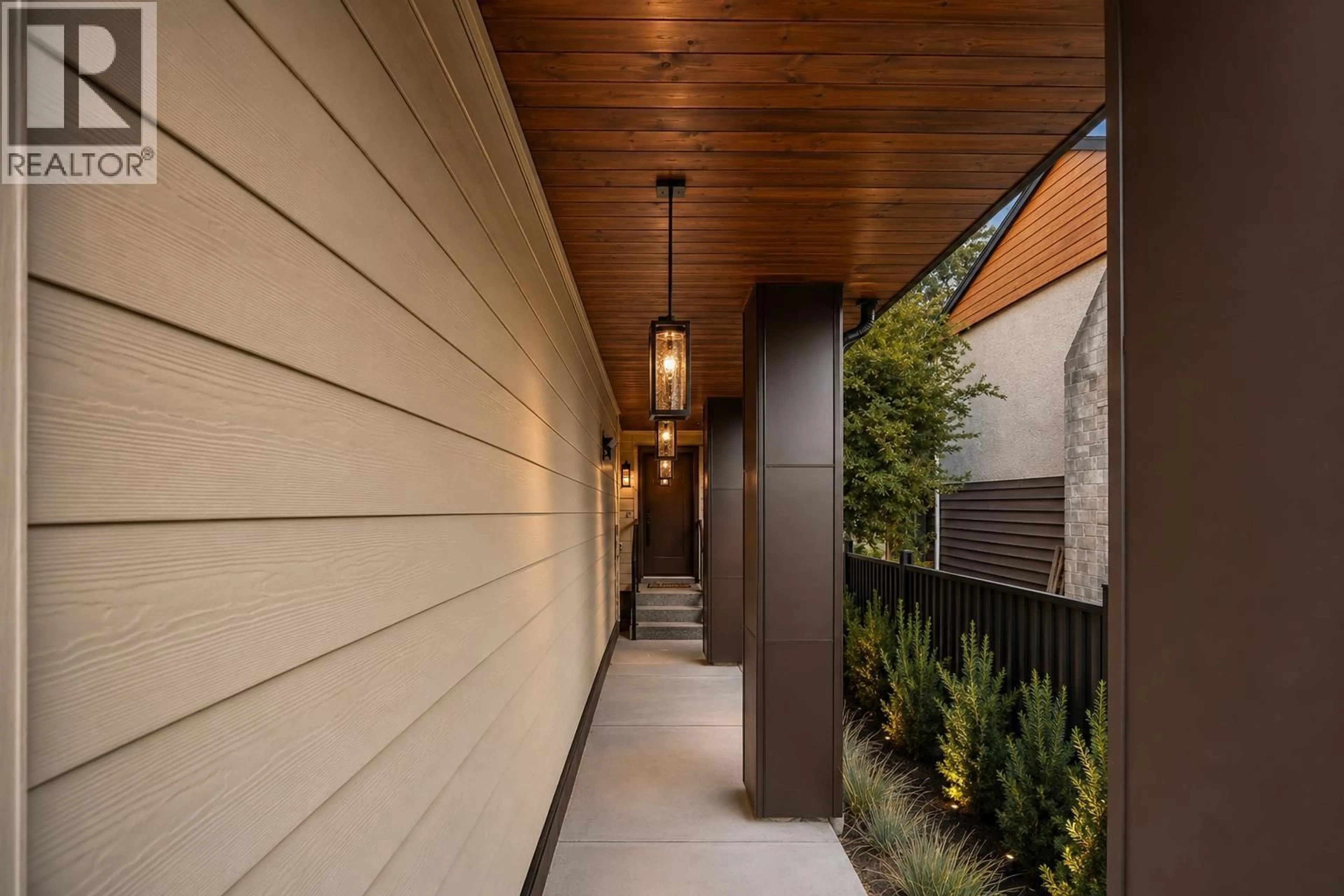 Indoor entryway for 102 - 1757 MORGAN AVENUE, Port Coquitlam British Columbia V3C1J6