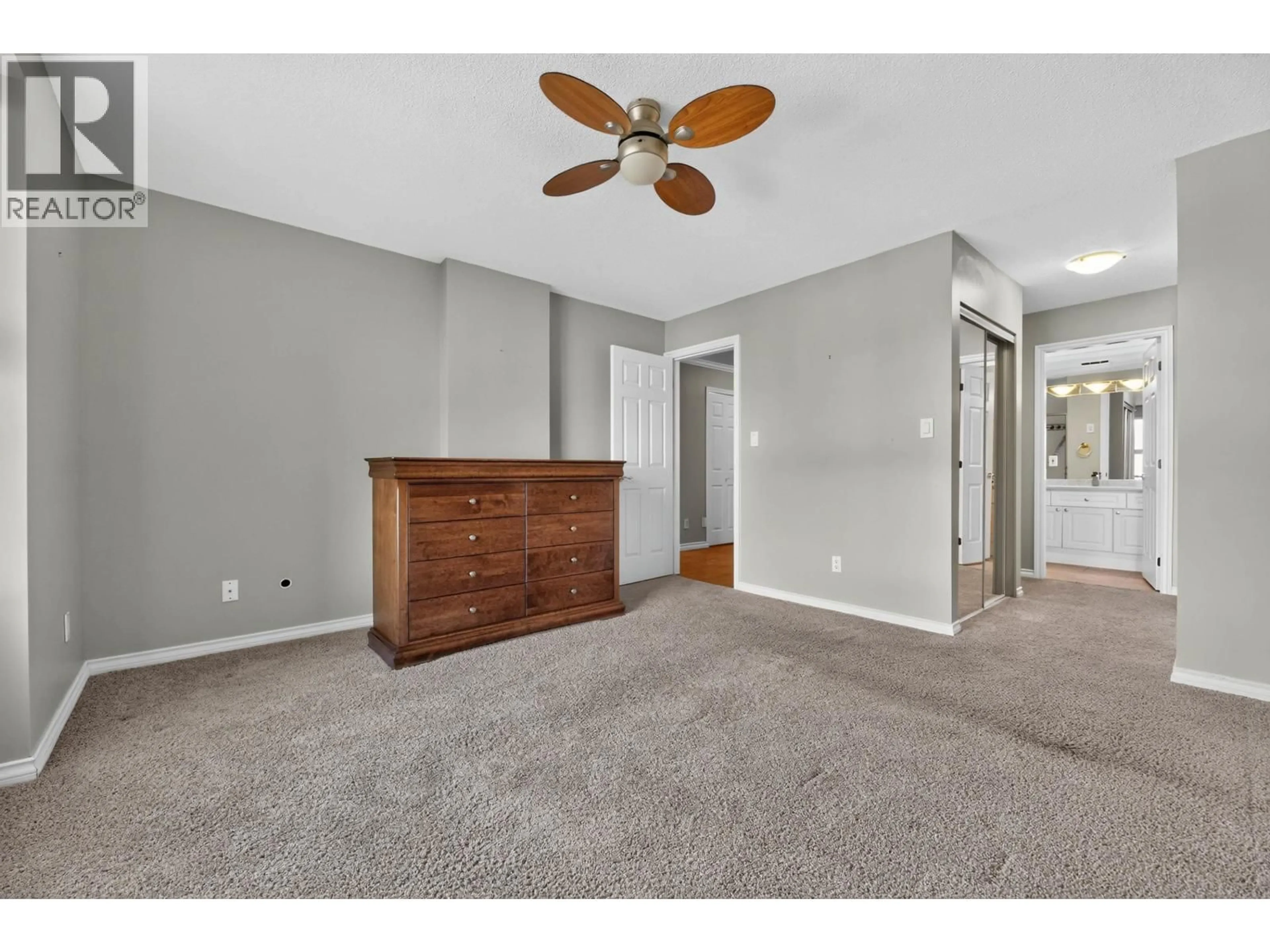 A pic of a room for 404 - 1400 VIEW CRESCENT, Delta British Columbia V4L1Z1