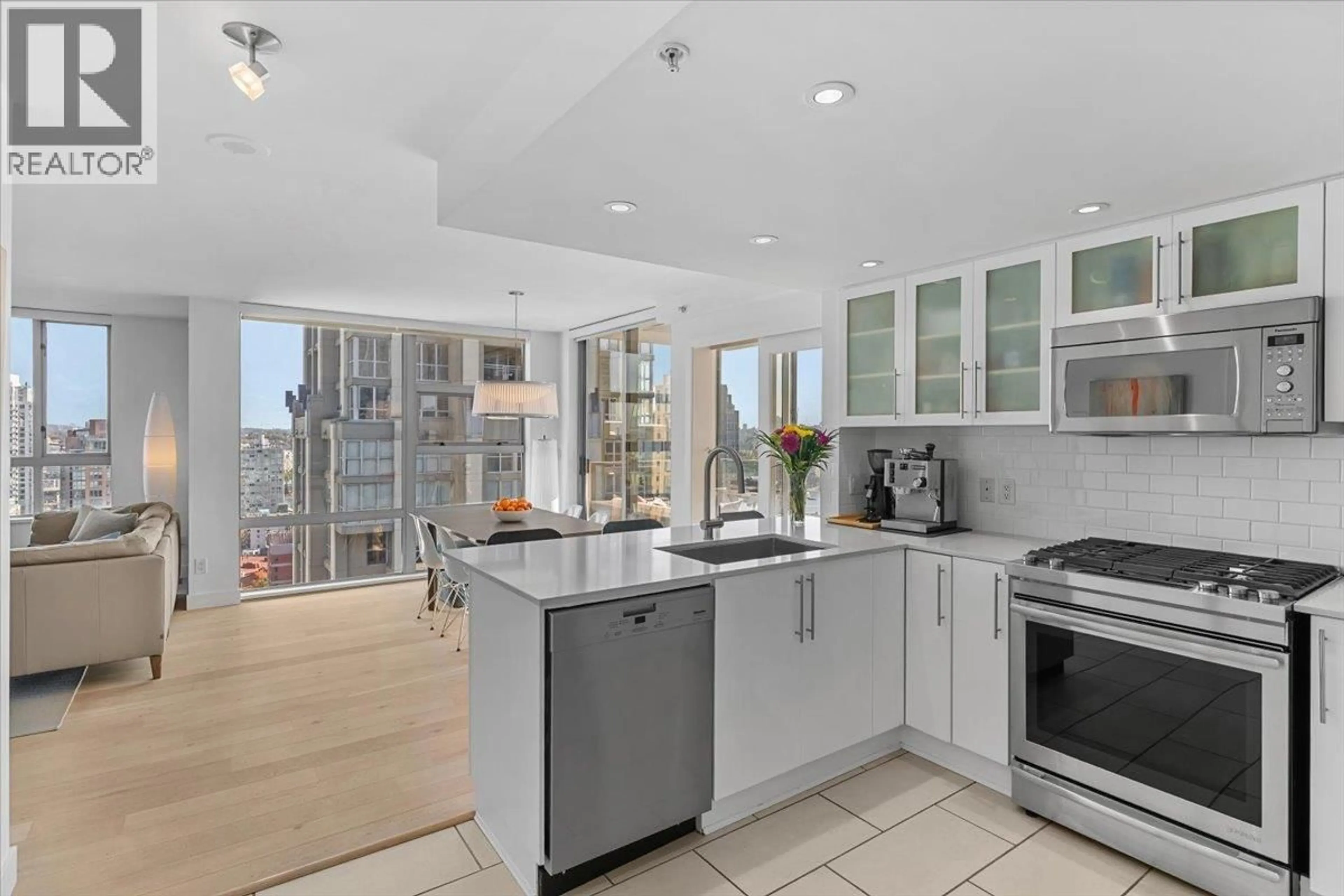 Open concept kitchen, ceramic/tile floor for 2303 - 1225 RICHARDS STREET, Vancouver British Columbia V6B1E6