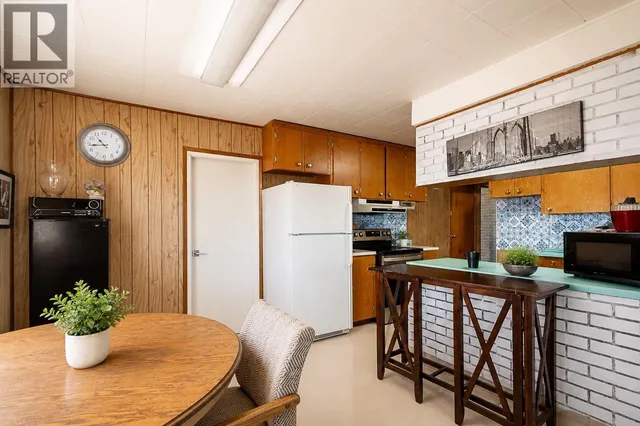 1303 JOHNSON STREET, Coquitlam 3
