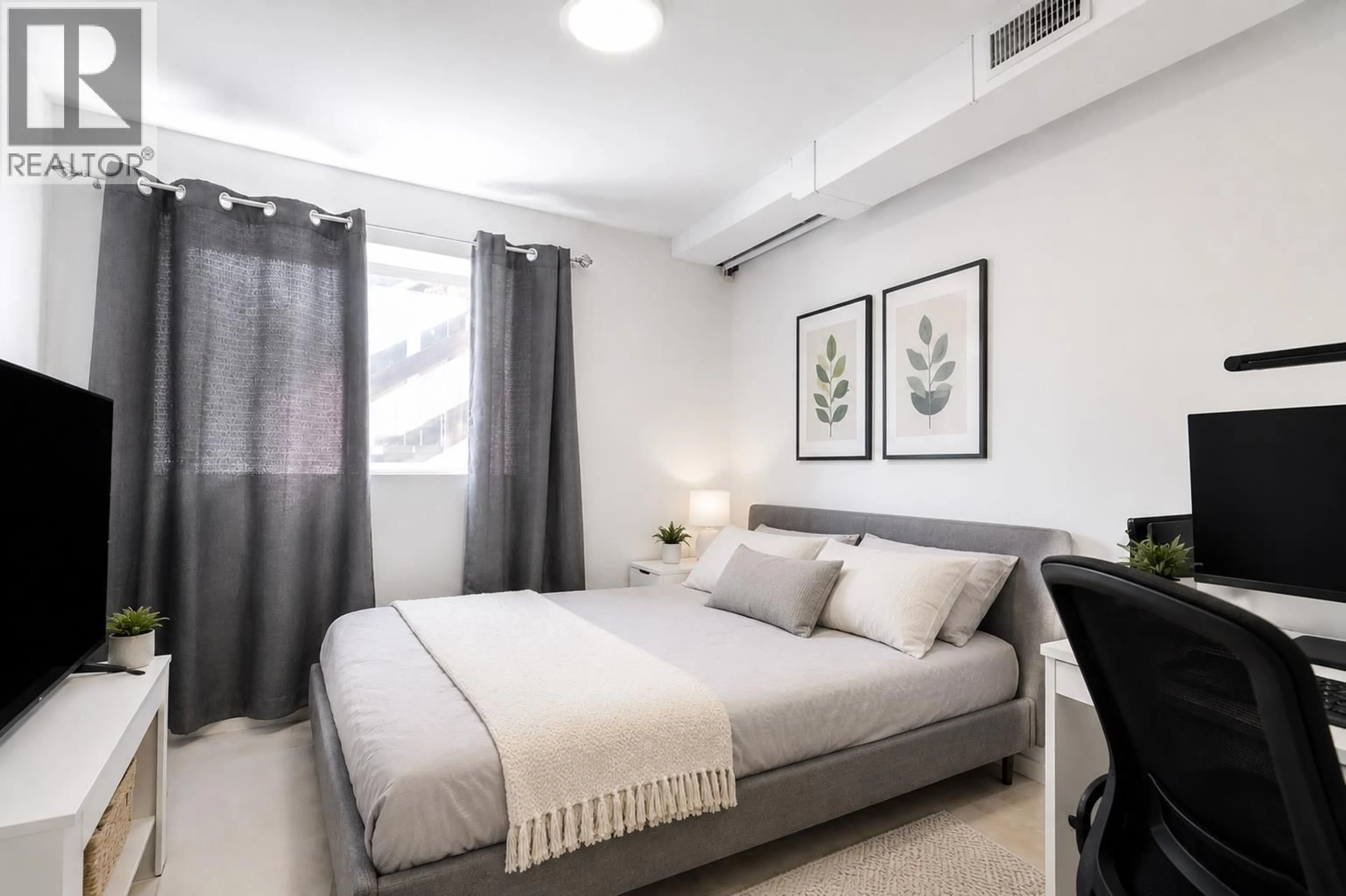Bedroom with bed, unknown for 1303 JOHNSON STREET, Coquitlam British Columbia V3B4T6