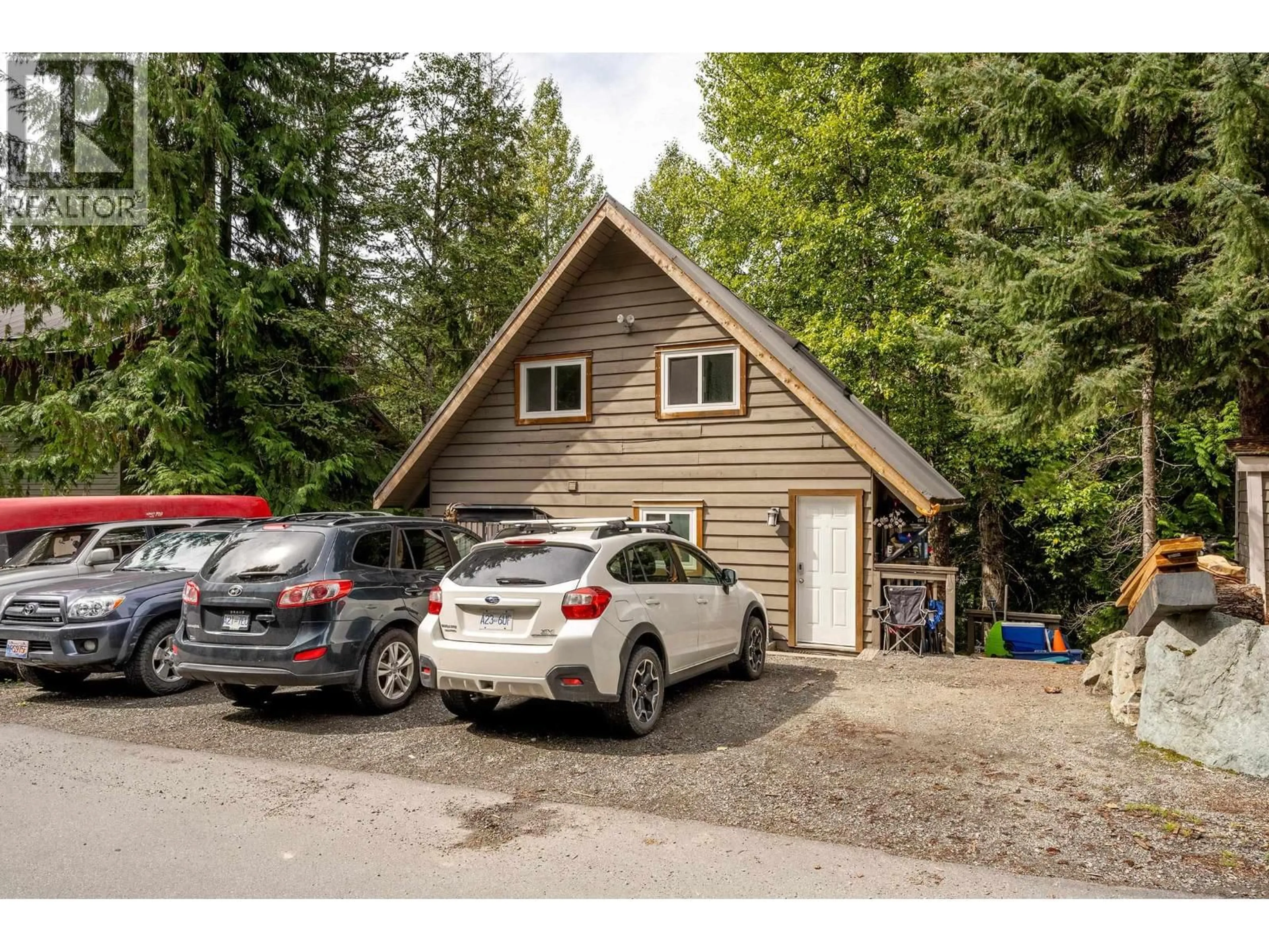 Indoor garage for 2214 BRANDYWINE WAY, Whistler British Columbia V8E0A8