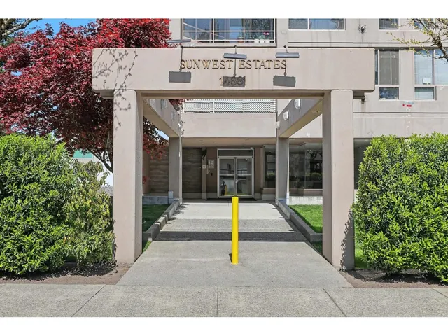 1701 - 14881 103A AVENUE, Surrey 2