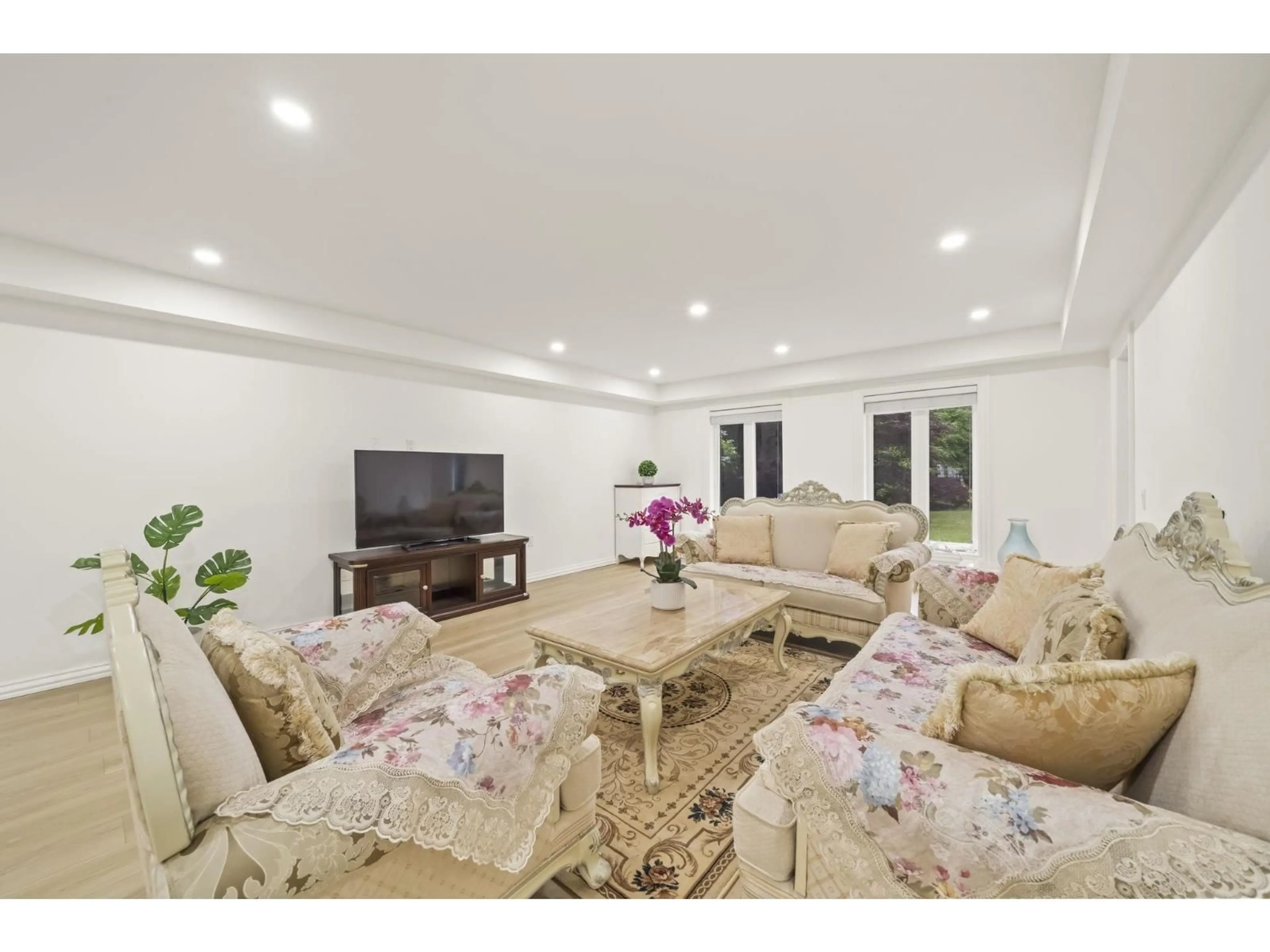 Living room with furniture, unknown for 14389 26 AVENUE, Surrey British Columbia V4P2G8