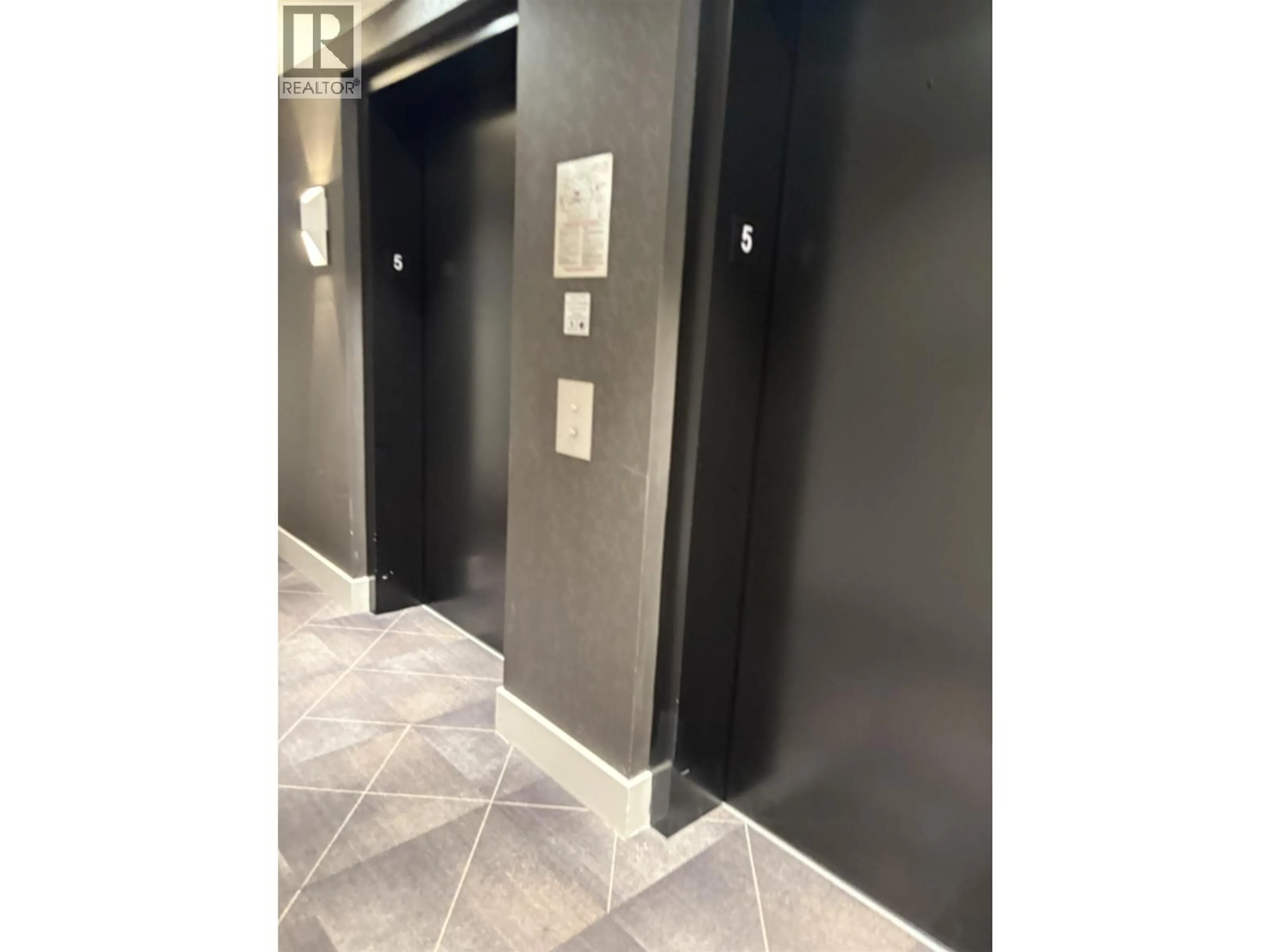 Indoor foyer for 501 - 1401 HUNTER STREET, North Vancouver British Columbia V7J0E2