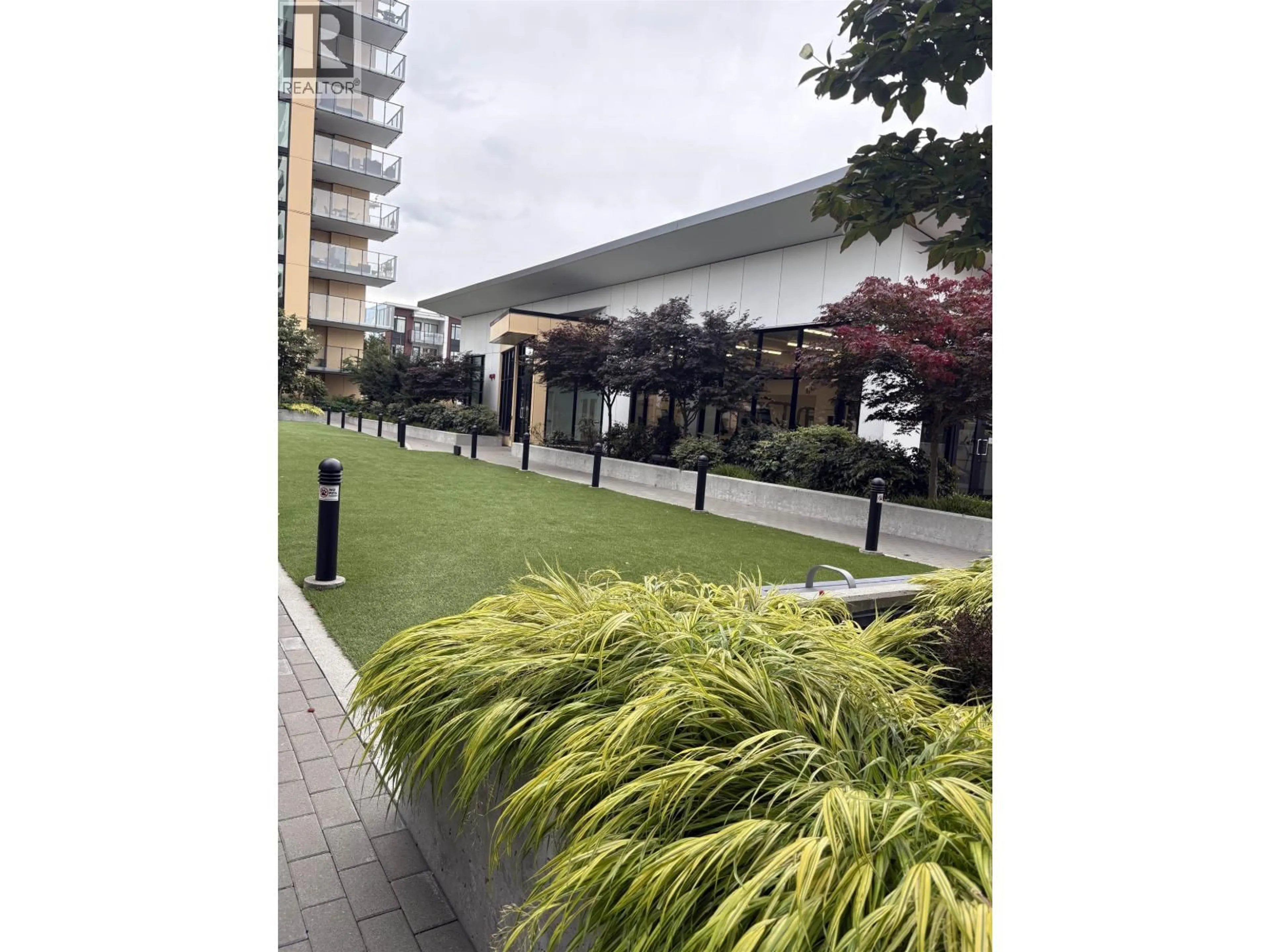 Patio, street for 501 - 1401 HUNTER STREET, North Vancouver British Columbia V7J0E2