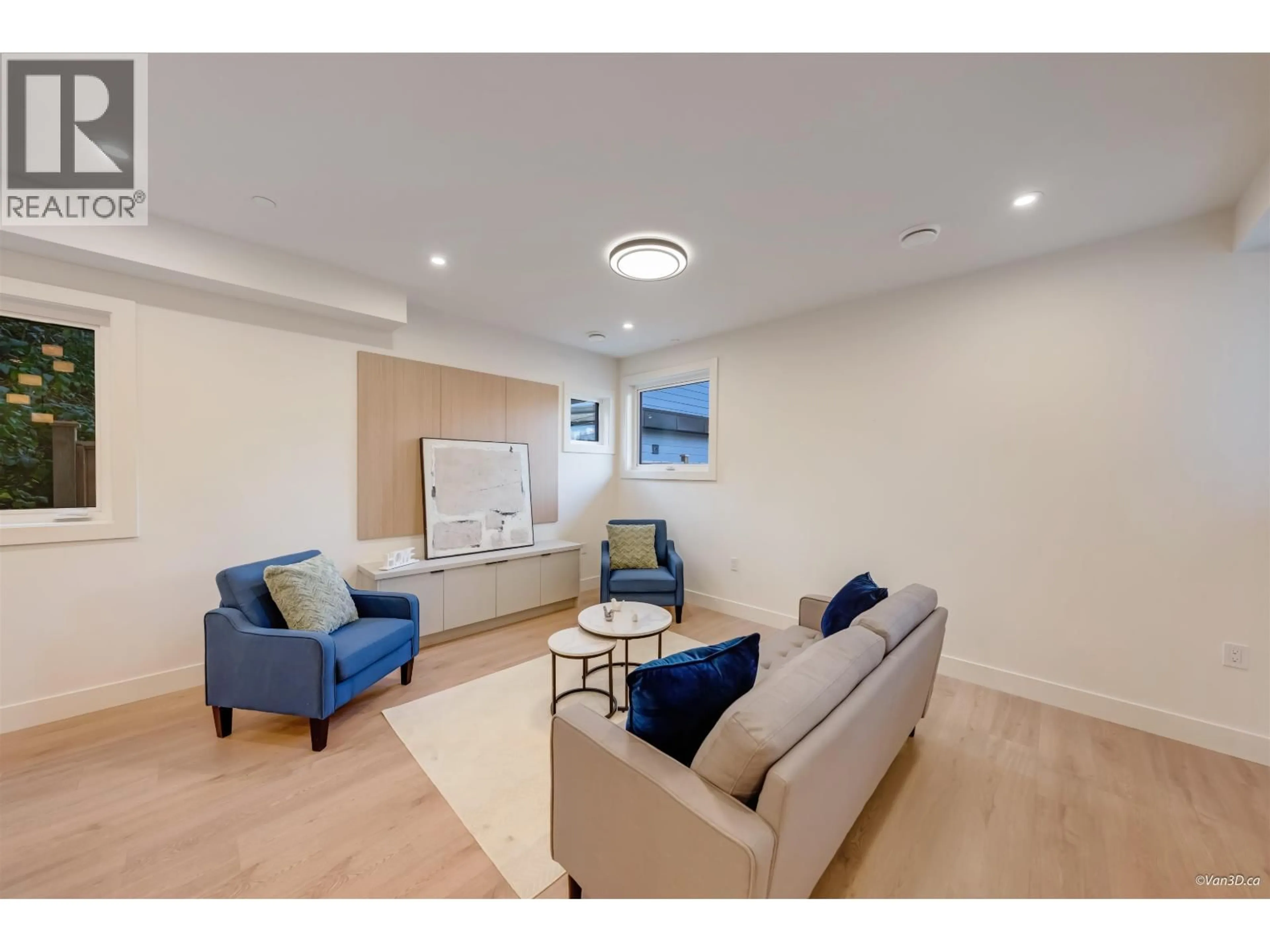 Living room with furniture, unknown for 2 - 6136 IRMIN STREET, Burnaby British Columbia V5J1Z1