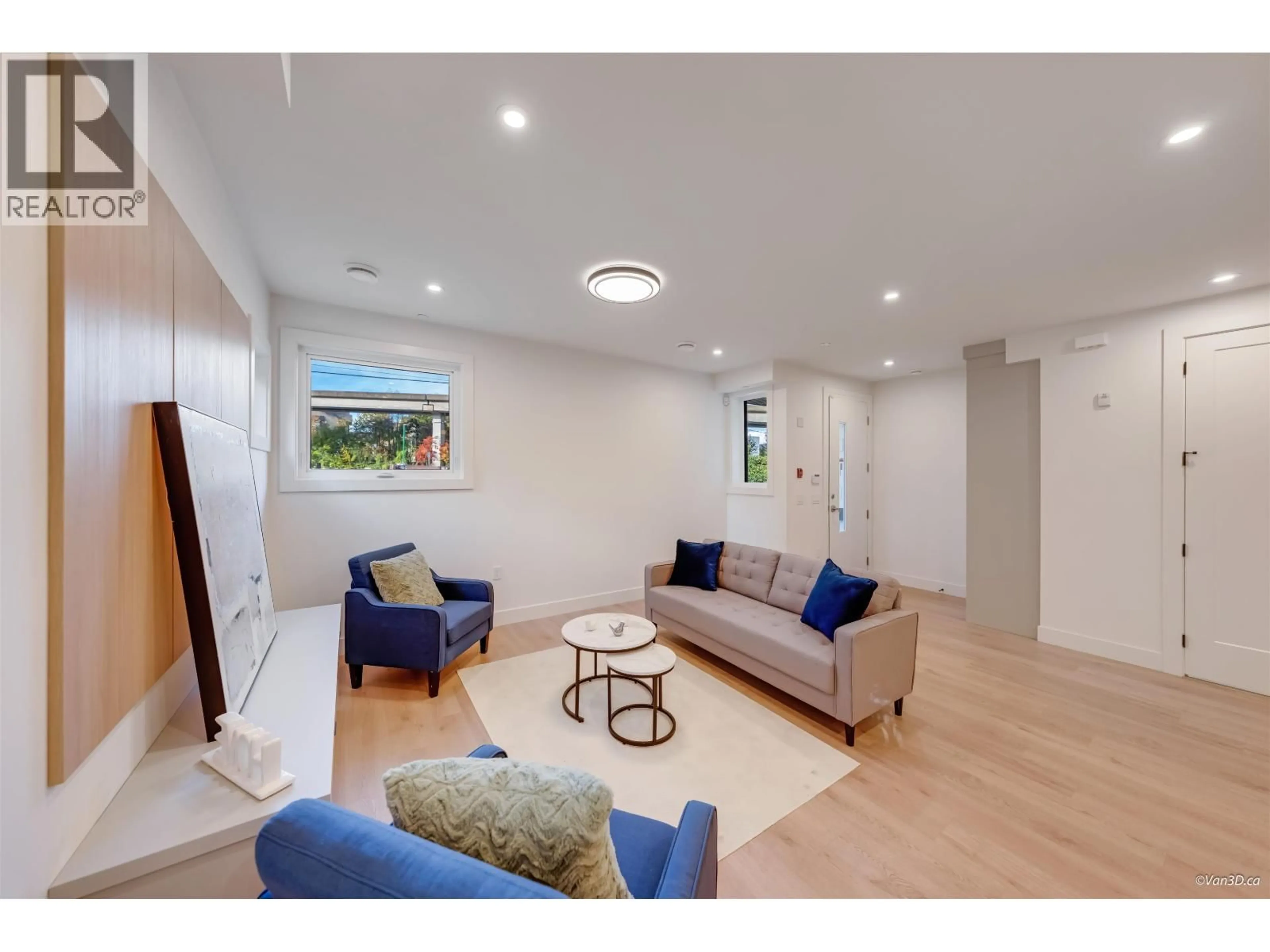 Living room with furniture, unknown for 2 - 6136 IRMIN STREET, Burnaby British Columbia V5J1Z1