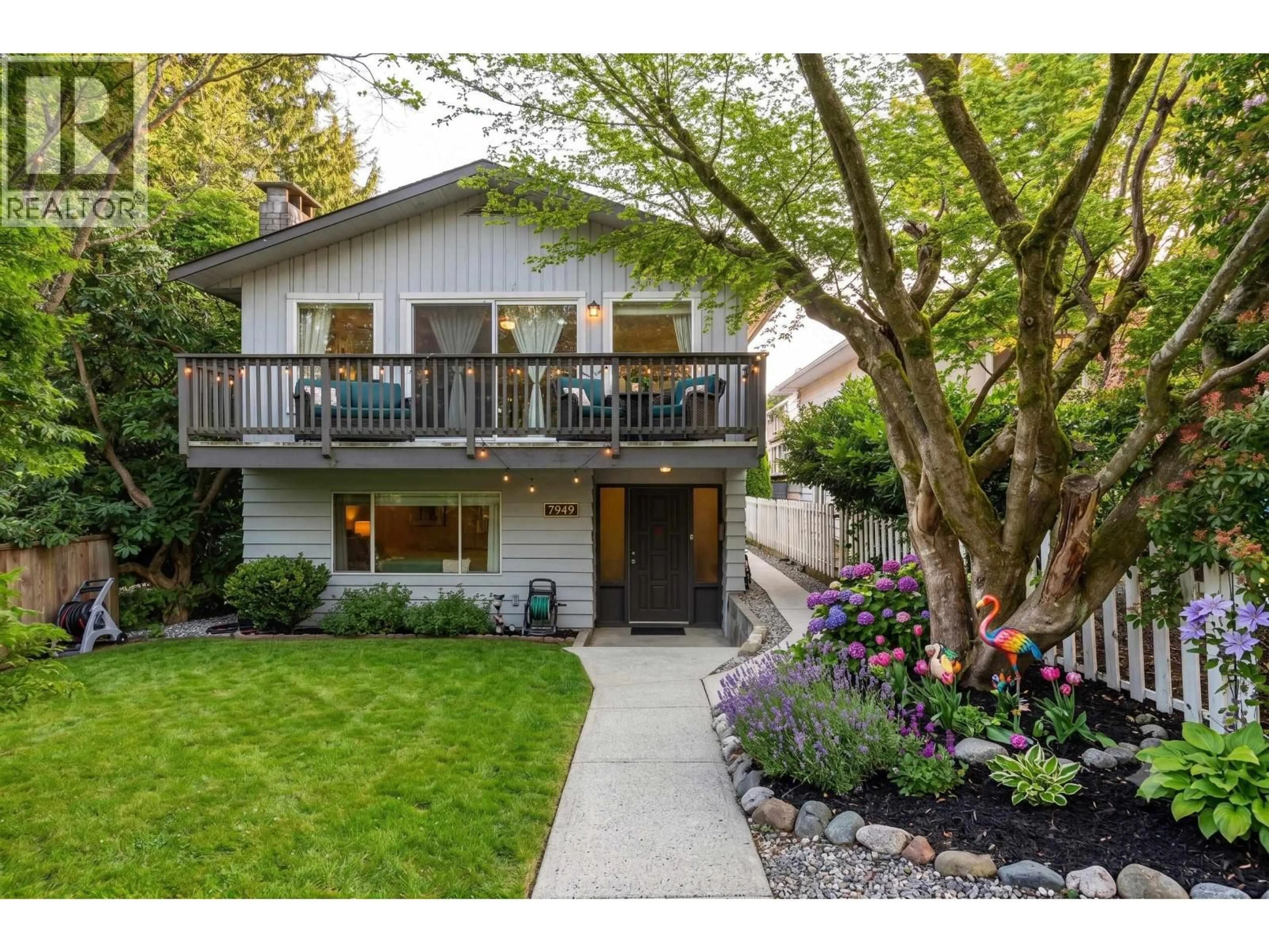 Home with brick exterior material, street for 1949 MAHON AVENUE, North Vancouver British Columbia V7M2T4