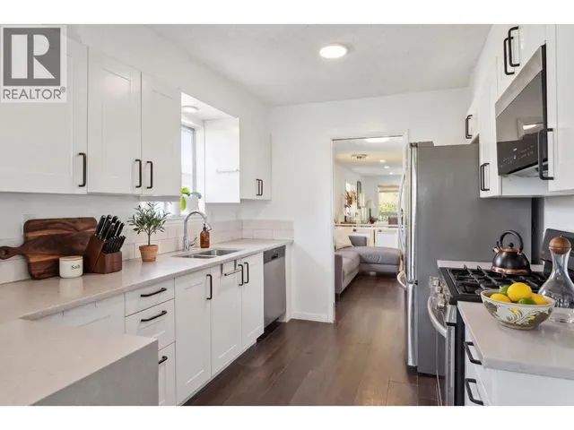 1949 MAHON AVENUE, North Vancouver 5