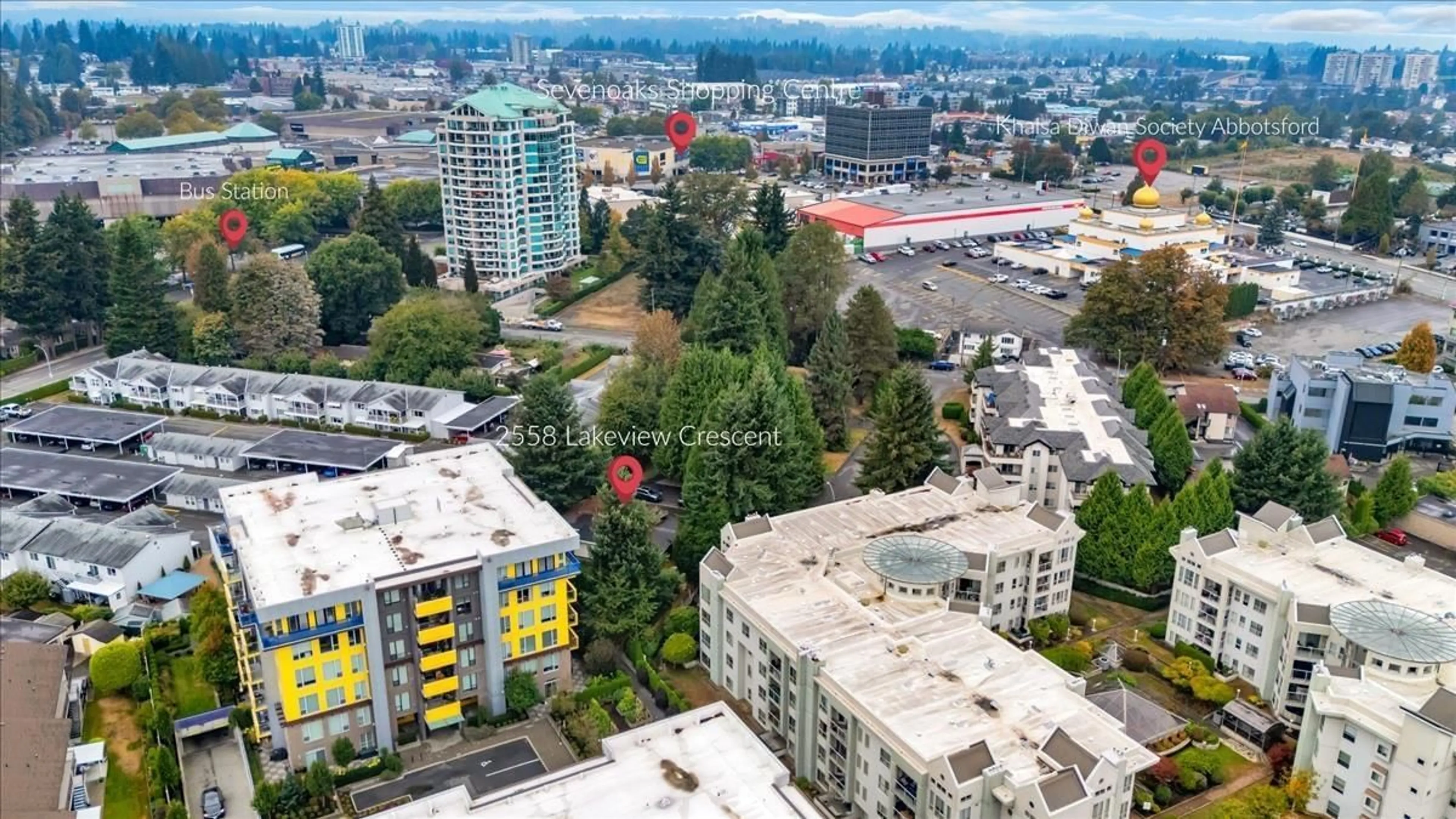A pic from outside/outdoor area/front of a property/back of a property/a pic from drone, city buildings view from balcony for 2558 LAKEVIEW CRESCENT, Abbotsford British Columbia V2S3A9