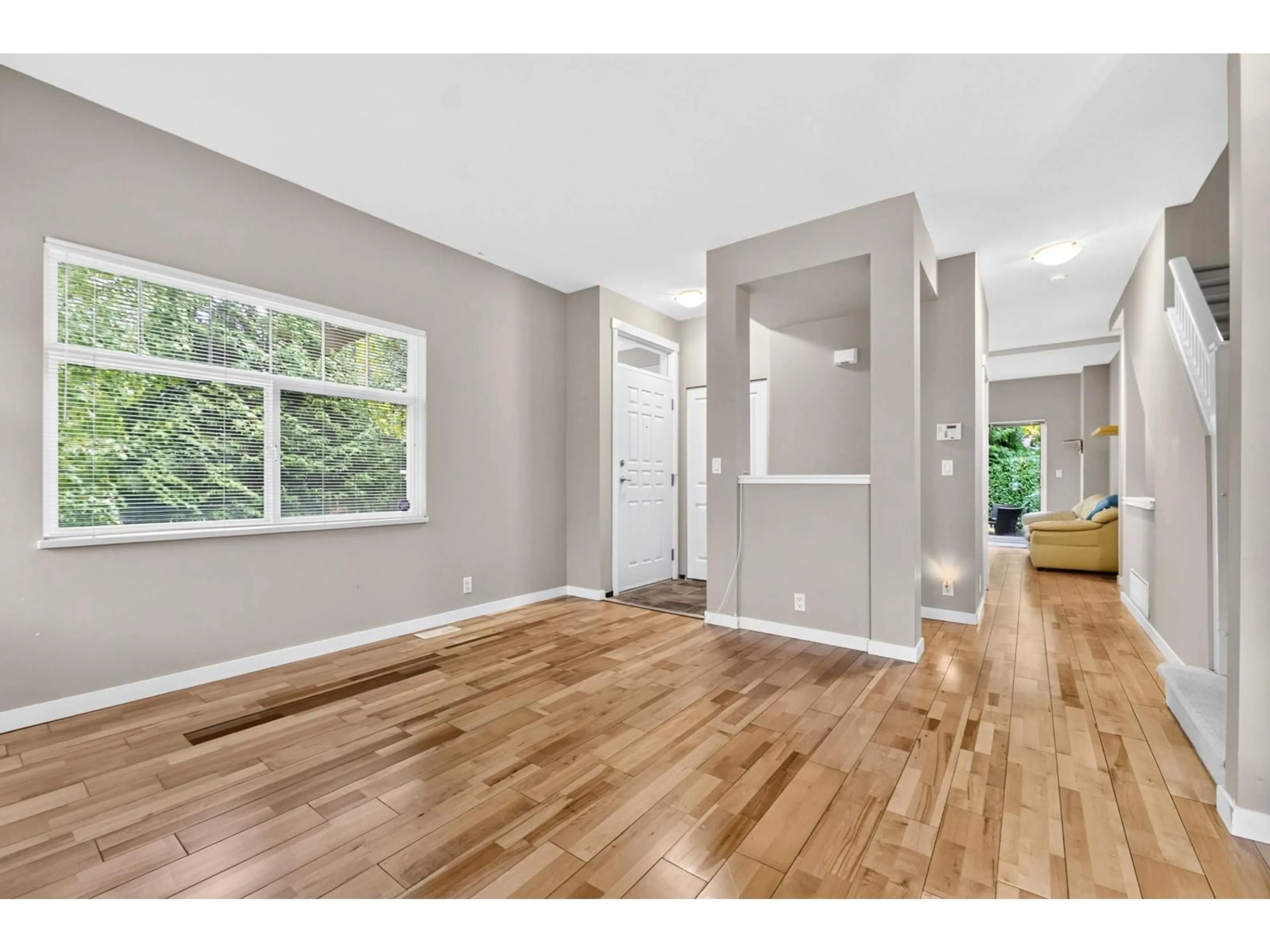 Indoor entryway for 20 - 2678 KING GEORGE BOULEVARD, Surrey British Columbia V4P1H6