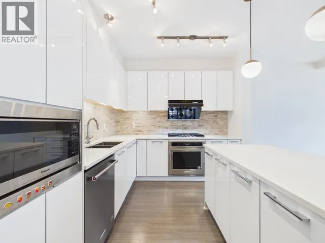 131 - 3500 BURKE VILLAGE PROMENADE, Coquitlam 2