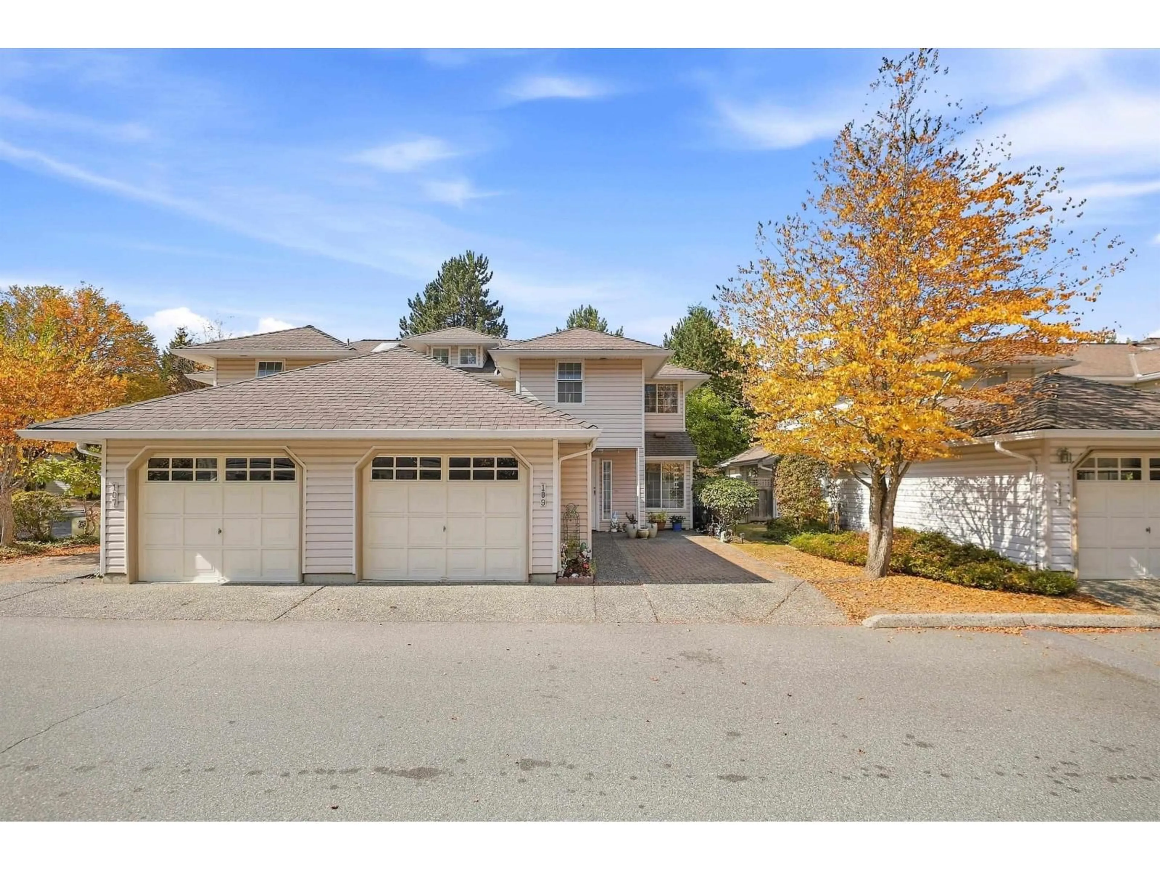 A pic from outside/outdoor area/front of a property/back of a property/a pic from drone, street for 109 - 12163 68 AVENUE, Surrey British Columbia V3W1H2