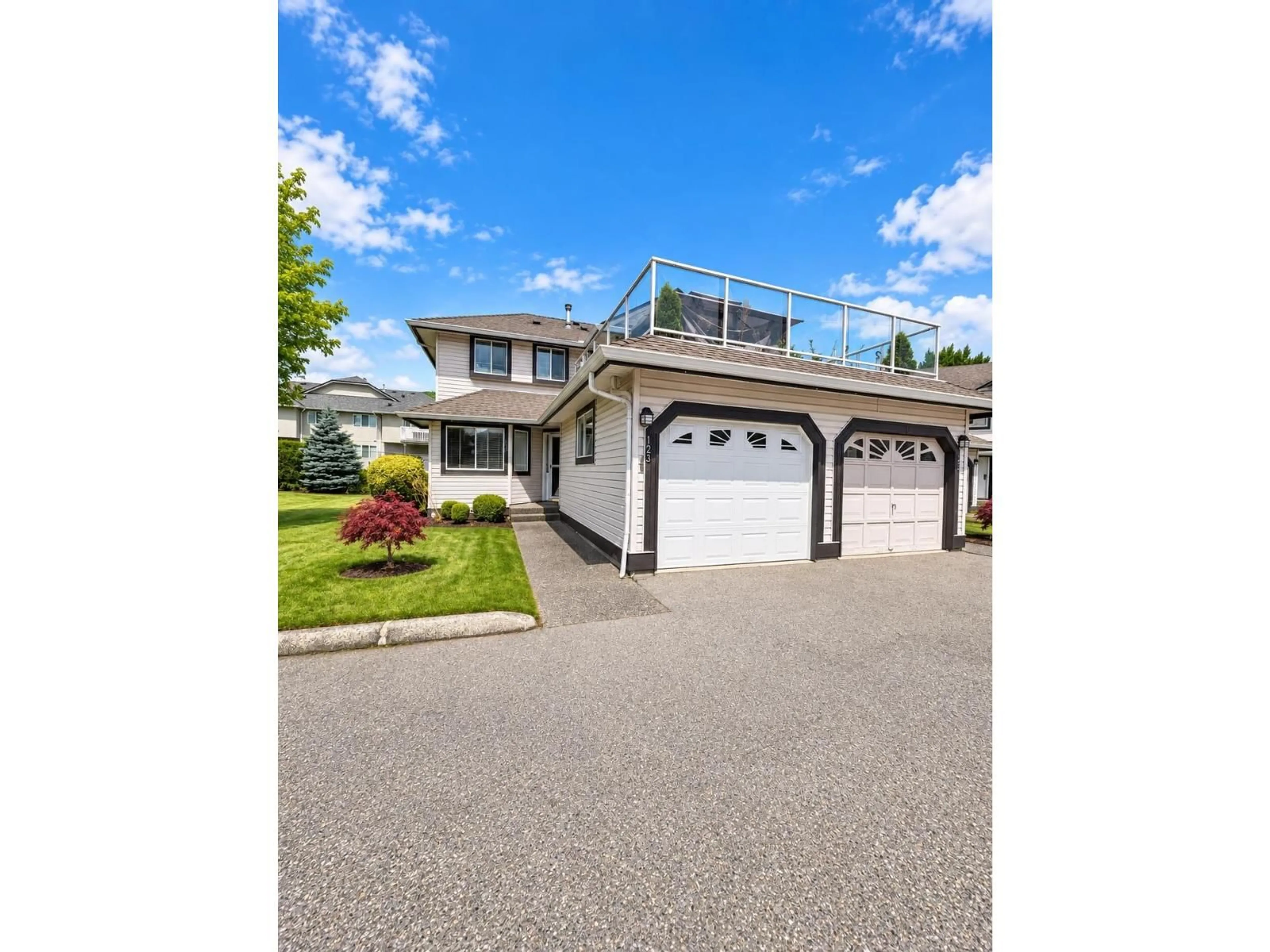 Home with vinyl exterior material, street for 123 - 3080 TOWNLINE ROAD, Abbotsford British Columbia V2T5M2