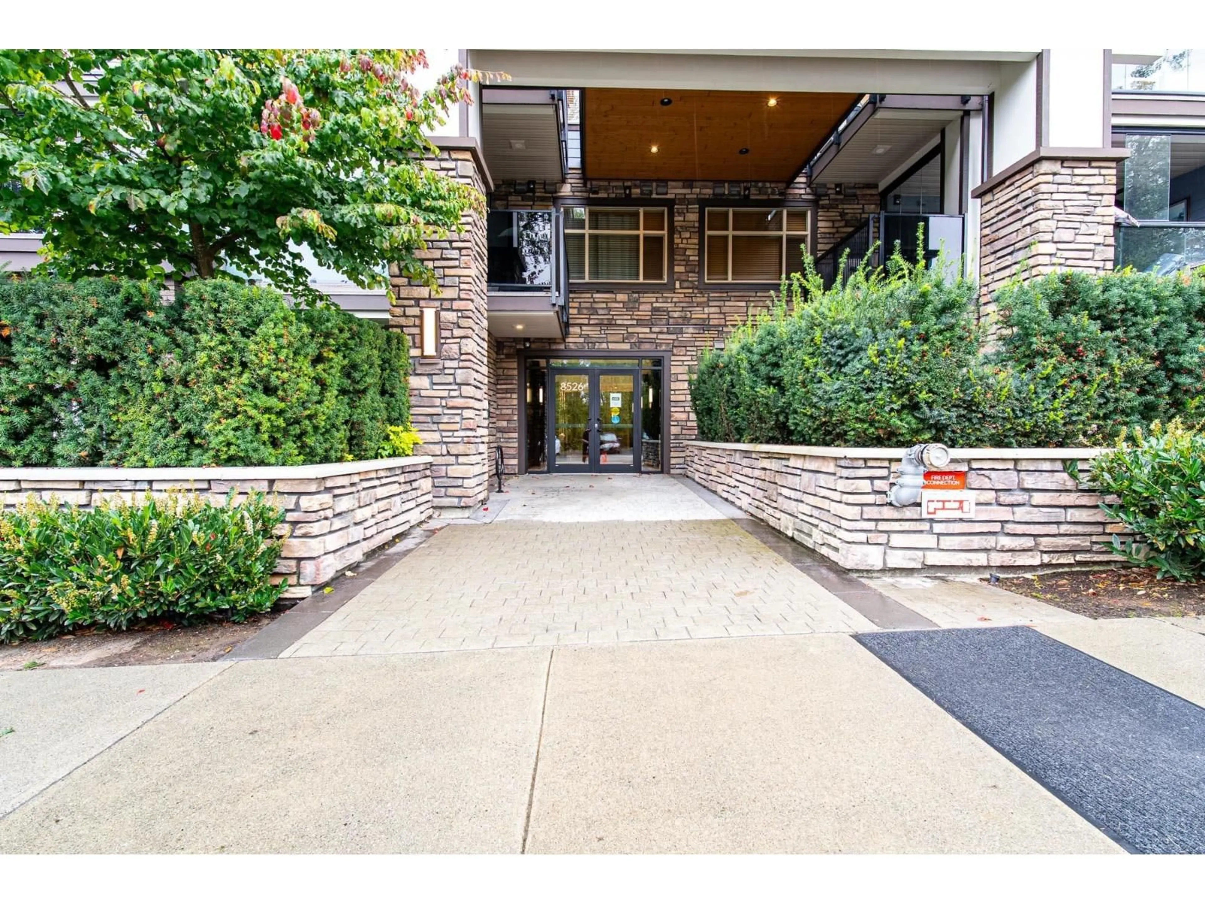Indoor foyer for 614 - 8526 202B STREET, Langley British Columbia V2Y3L3