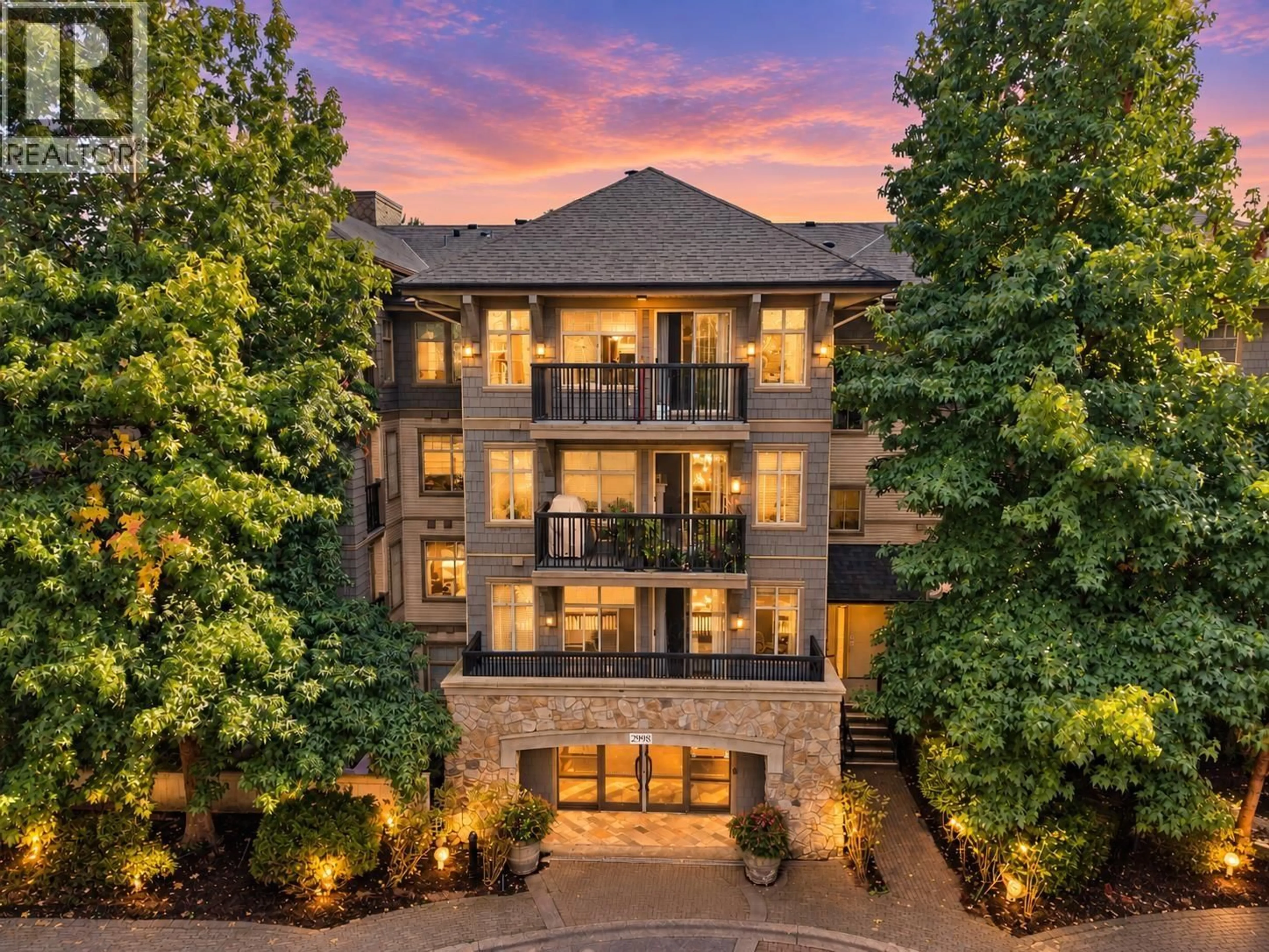 A pic from outside/outdoor area/front of a property/back of a property/a pic from drone, unknown for 303 - 2998 SILVER SPRINGS BOULEVARD, Coquitlam British Columbia V3E3R7