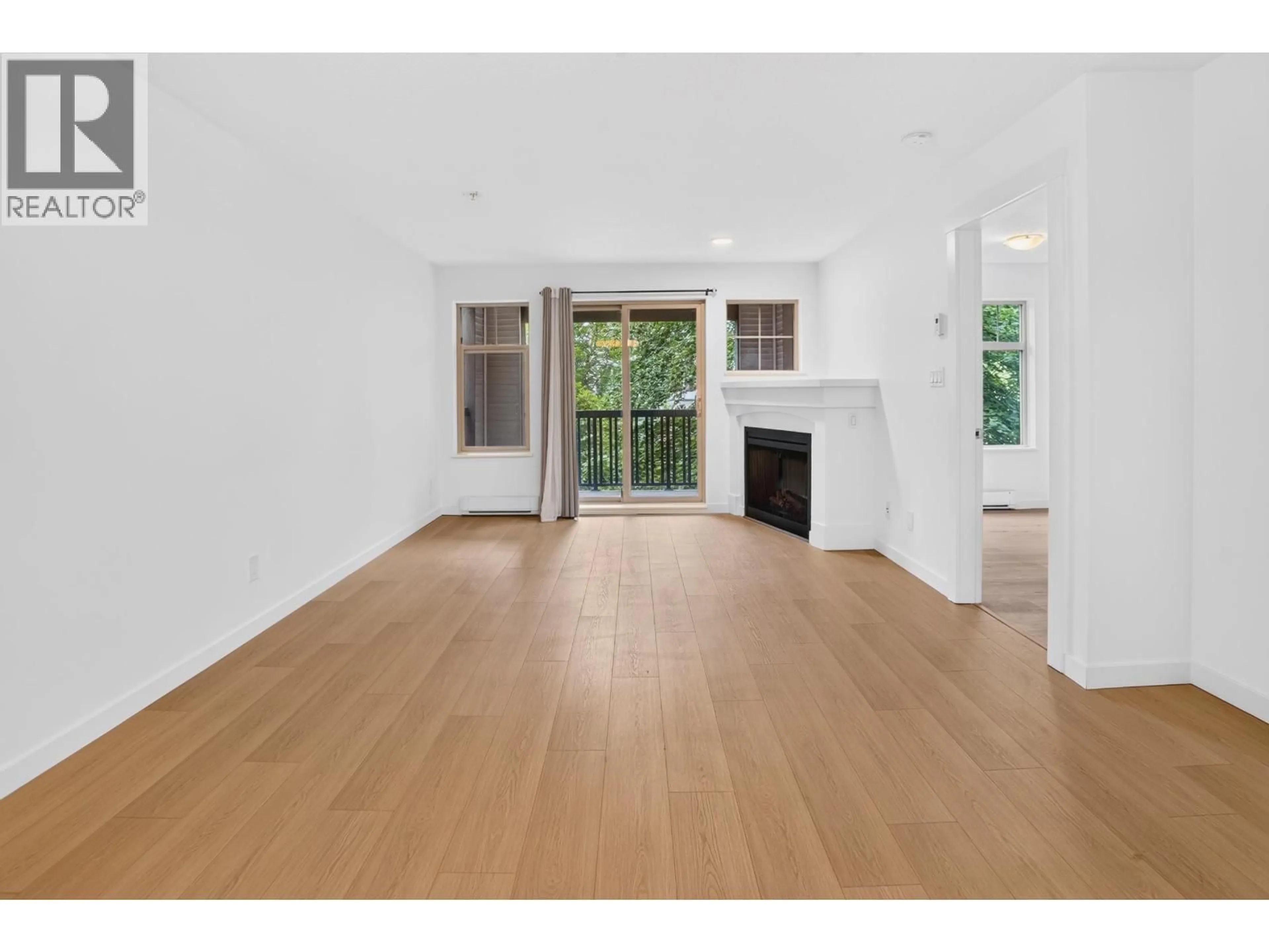 A pic of a room for 303 - 2998 SILVER SPRINGS BOULEVARD, Coquitlam British Columbia V3E3R7