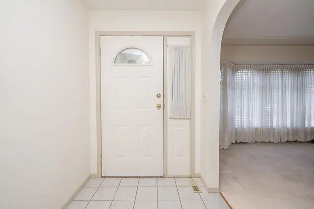 6128 185B STREET, Surrey 3