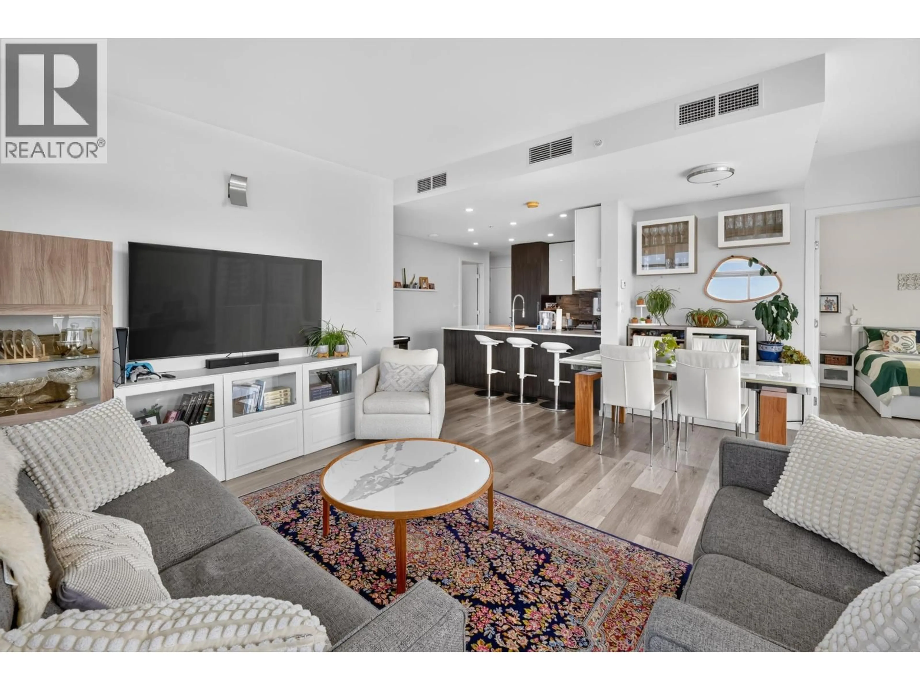 Living room with furniture, unknown for 3606 - 1888 GILMORE AVENUE, Burnaby British Columbia V5C0L2