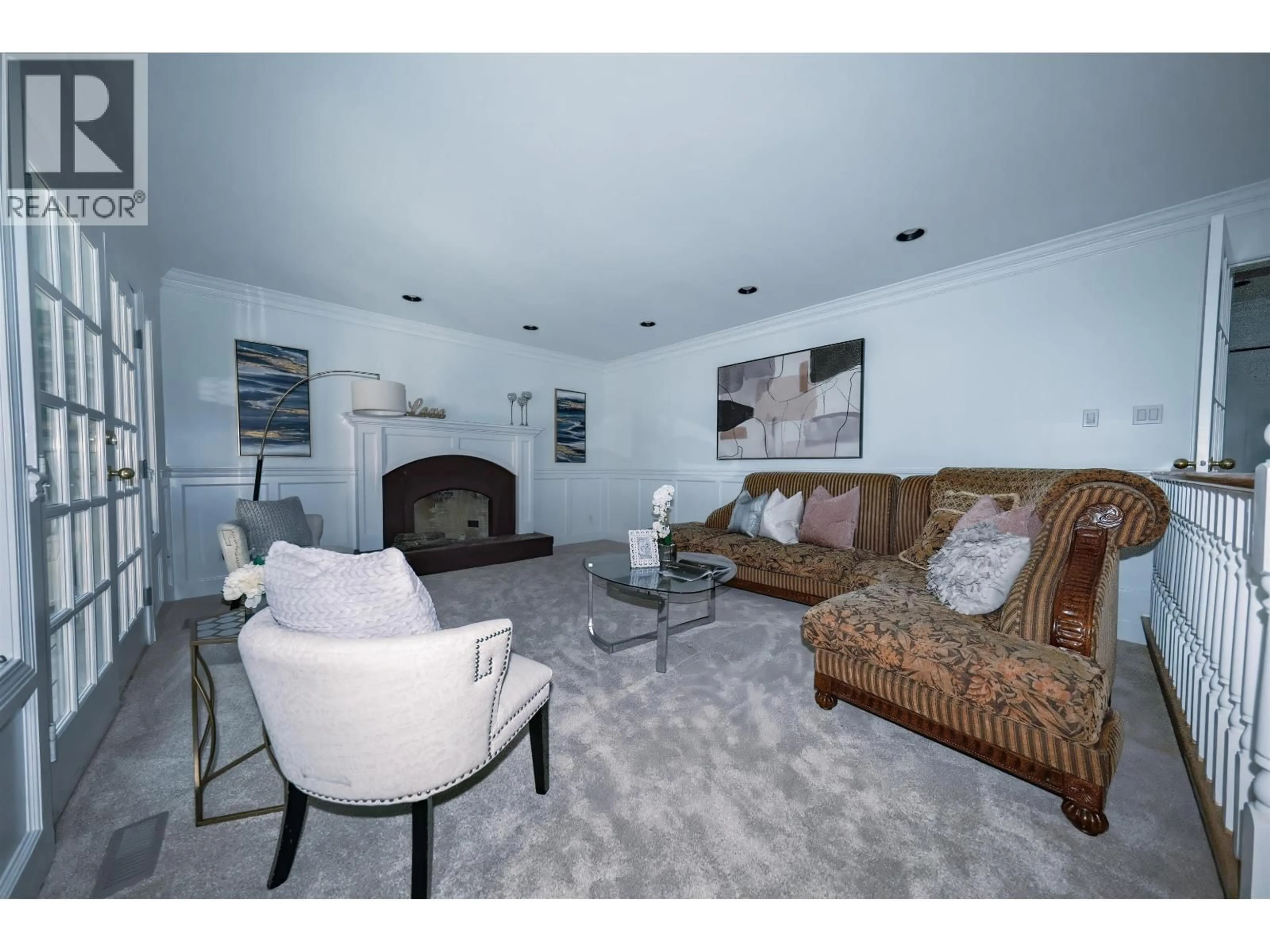 Living room with furniture, unknown for 3033 - Griffin PLACE PLACE, North Vancouver British Columbia V7R4W9