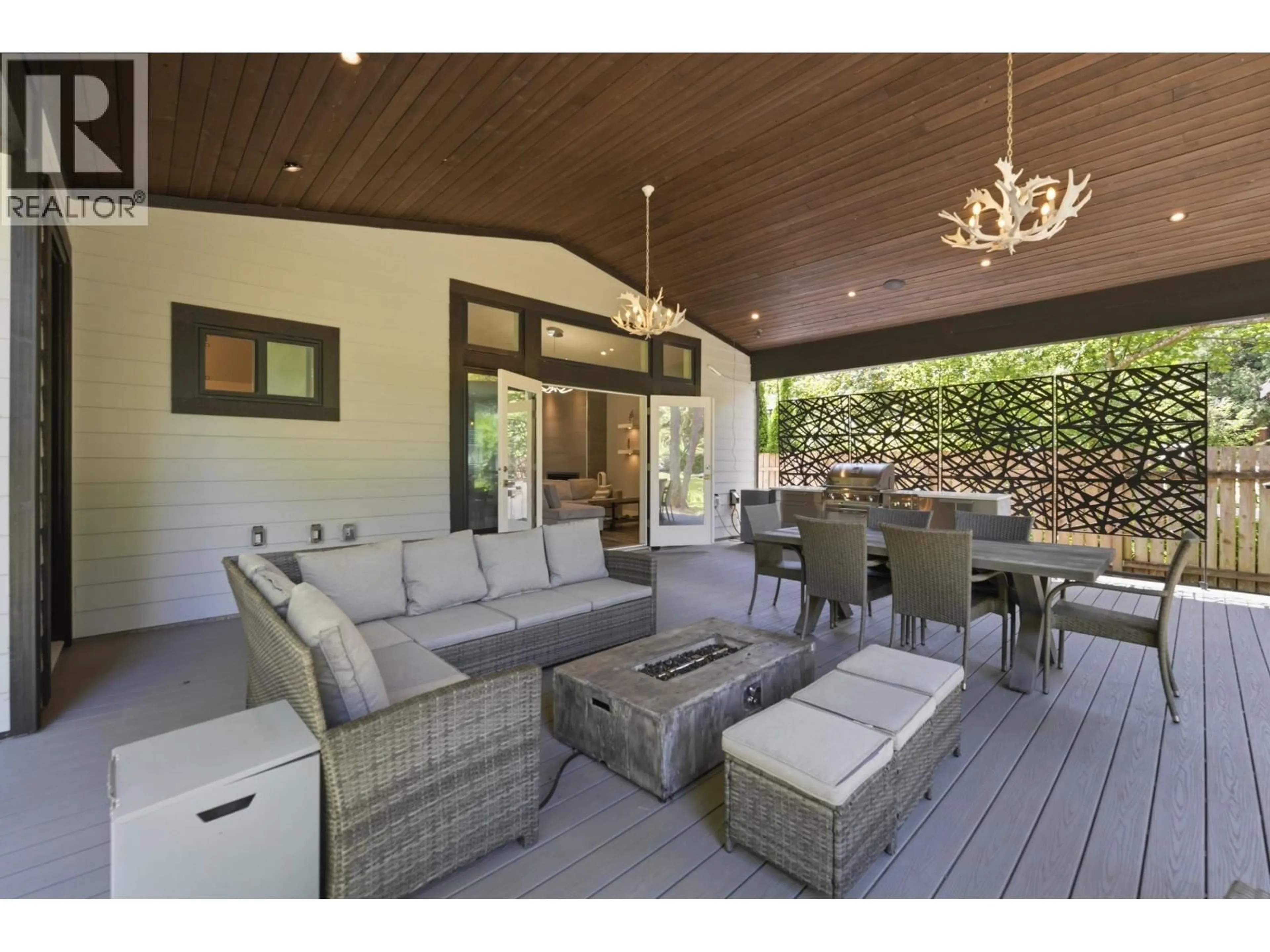 Patio, unknown for 23257 DOGWOOD AVENUE, Maple Ridge British Columbia V2X4S4