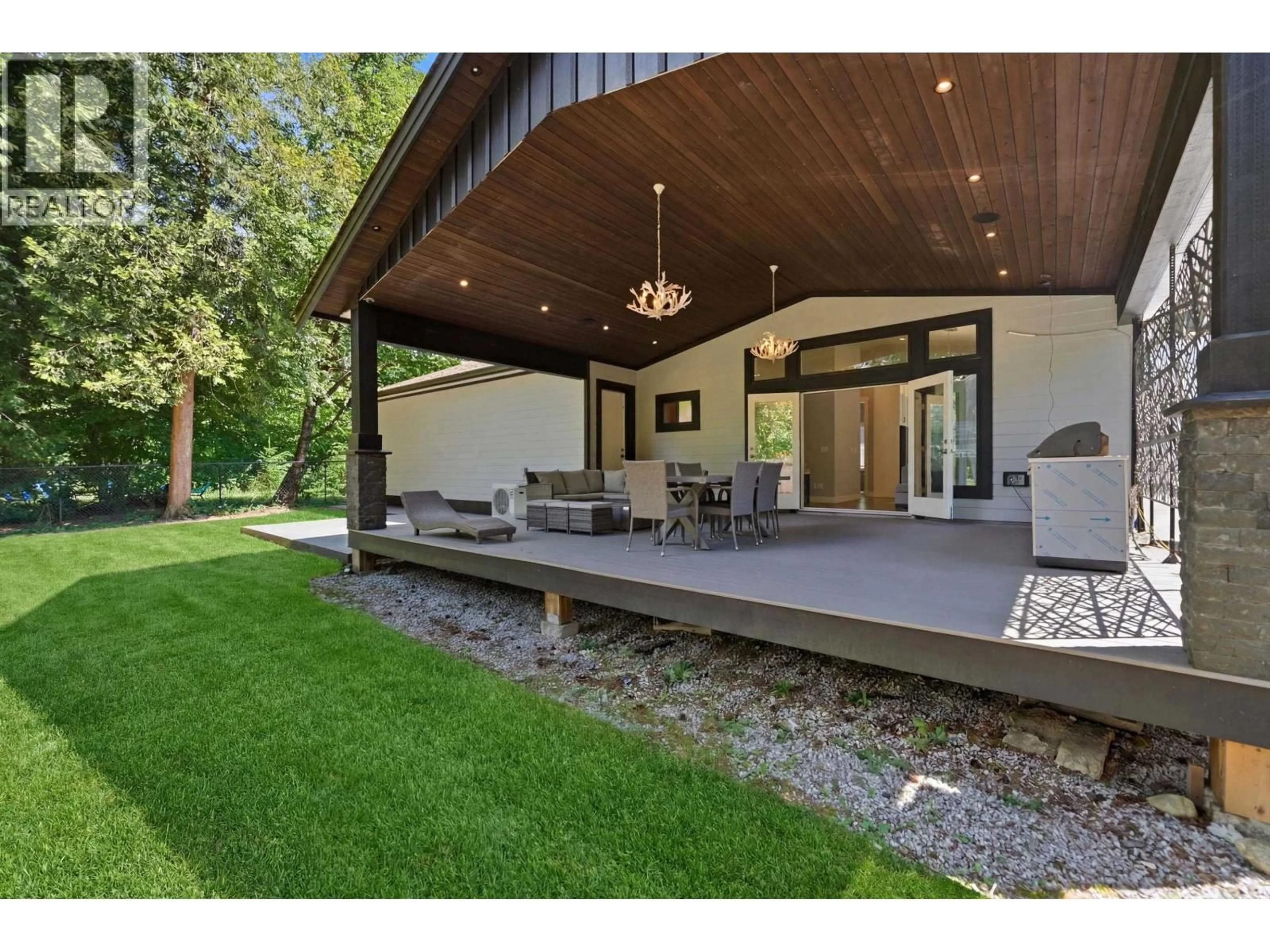 Patio, unknown for 23257 DOGWOOD AVENUE, Maple Ridge British Columbia V2X4S4