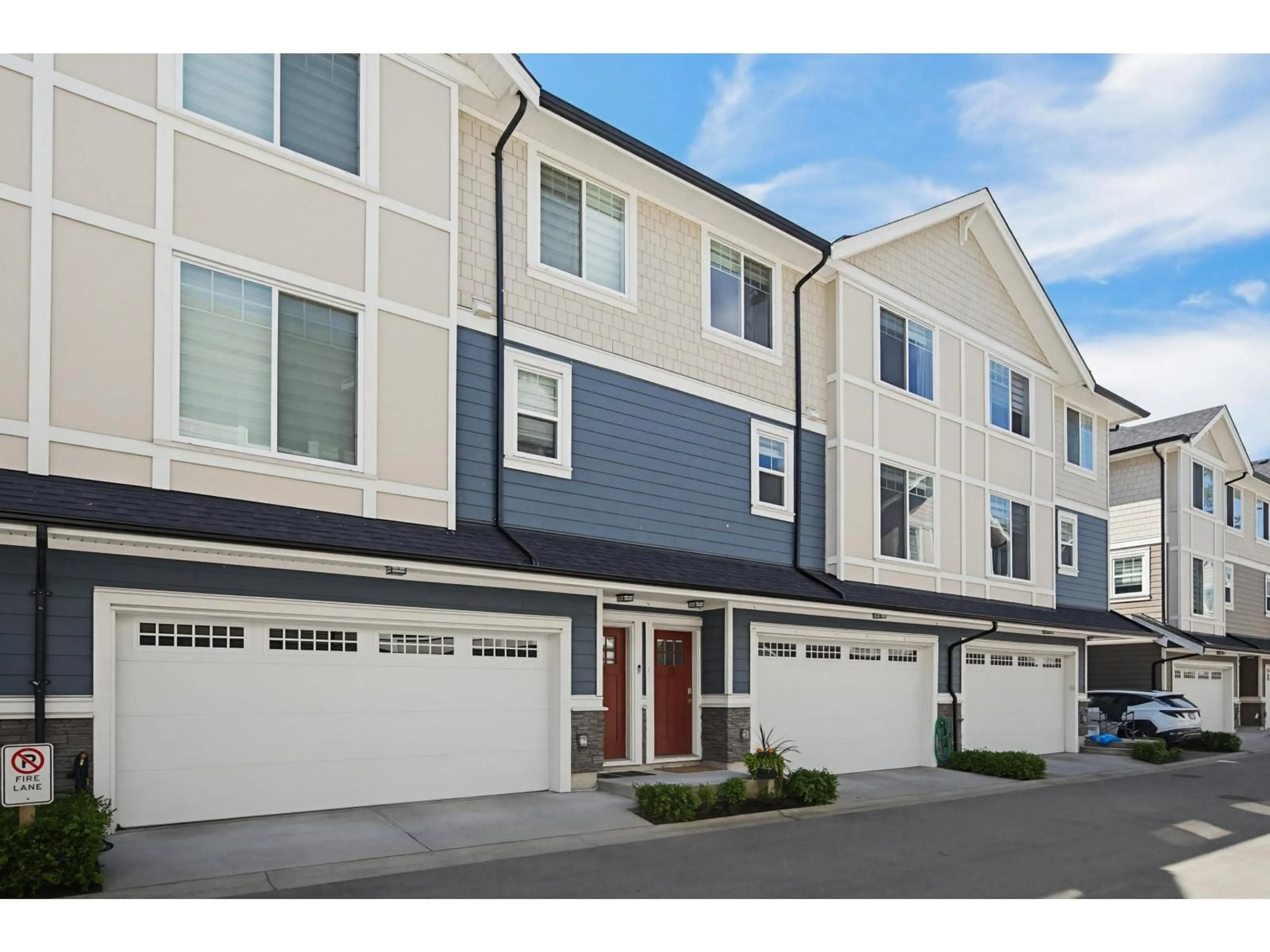 Home with vinyl exterior material, street for 53 - 19501 74 AVENUE, Surrey British Columbia V4N6V7