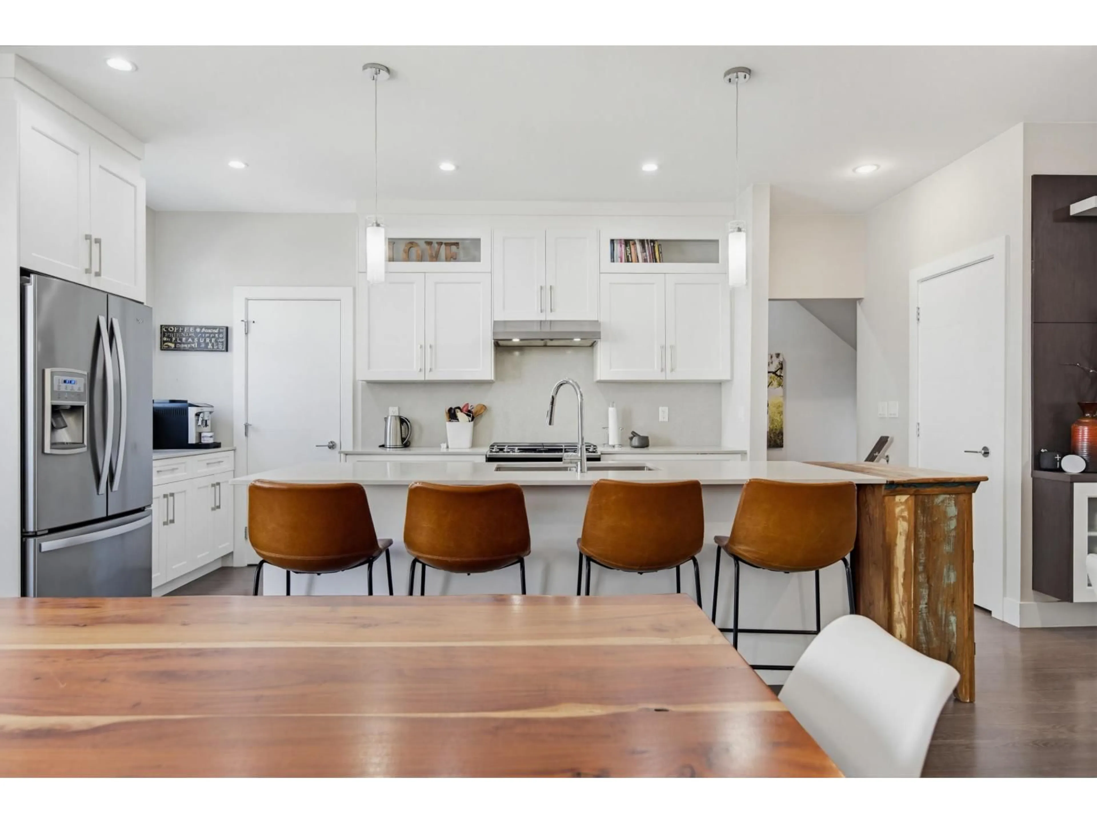 Open concept kitchen, unknown for 53 - 19501 74 AVENUE, Surrey British Columbia V4N6V7